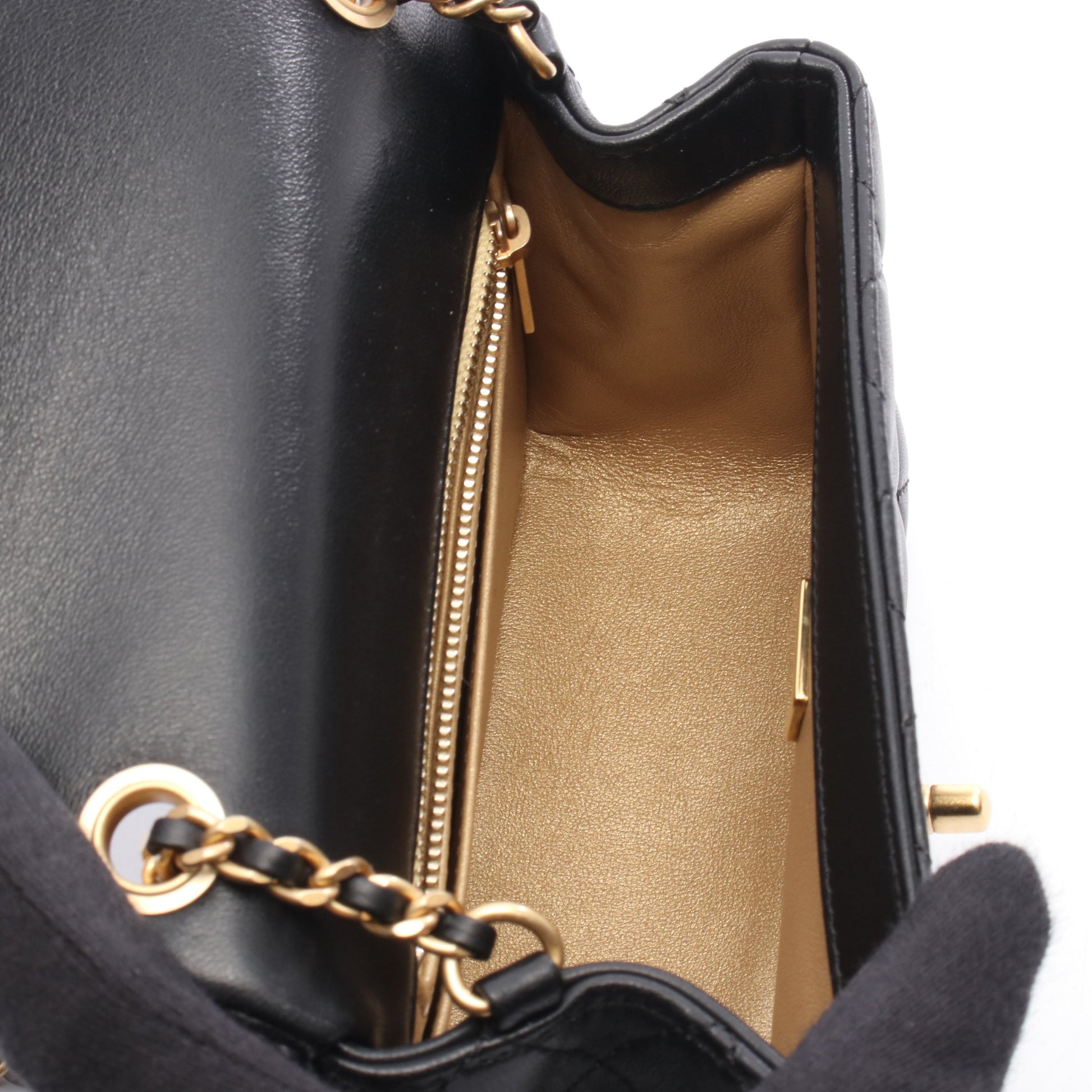 ミニフラップバッグ マトラッセ チェーンショルダーバッグ レザー ブラック ゴールド金具 シャネル バッグ CHANEL