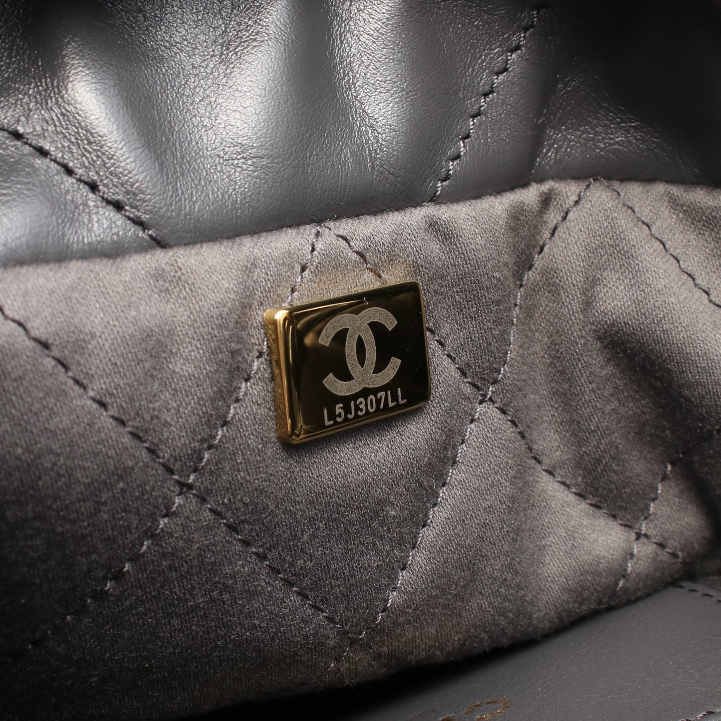 CHANEL 22 ミニ チェーンショルダーバッグ レザー グレー ゴールド金具 シャネル バッグ CHANEL