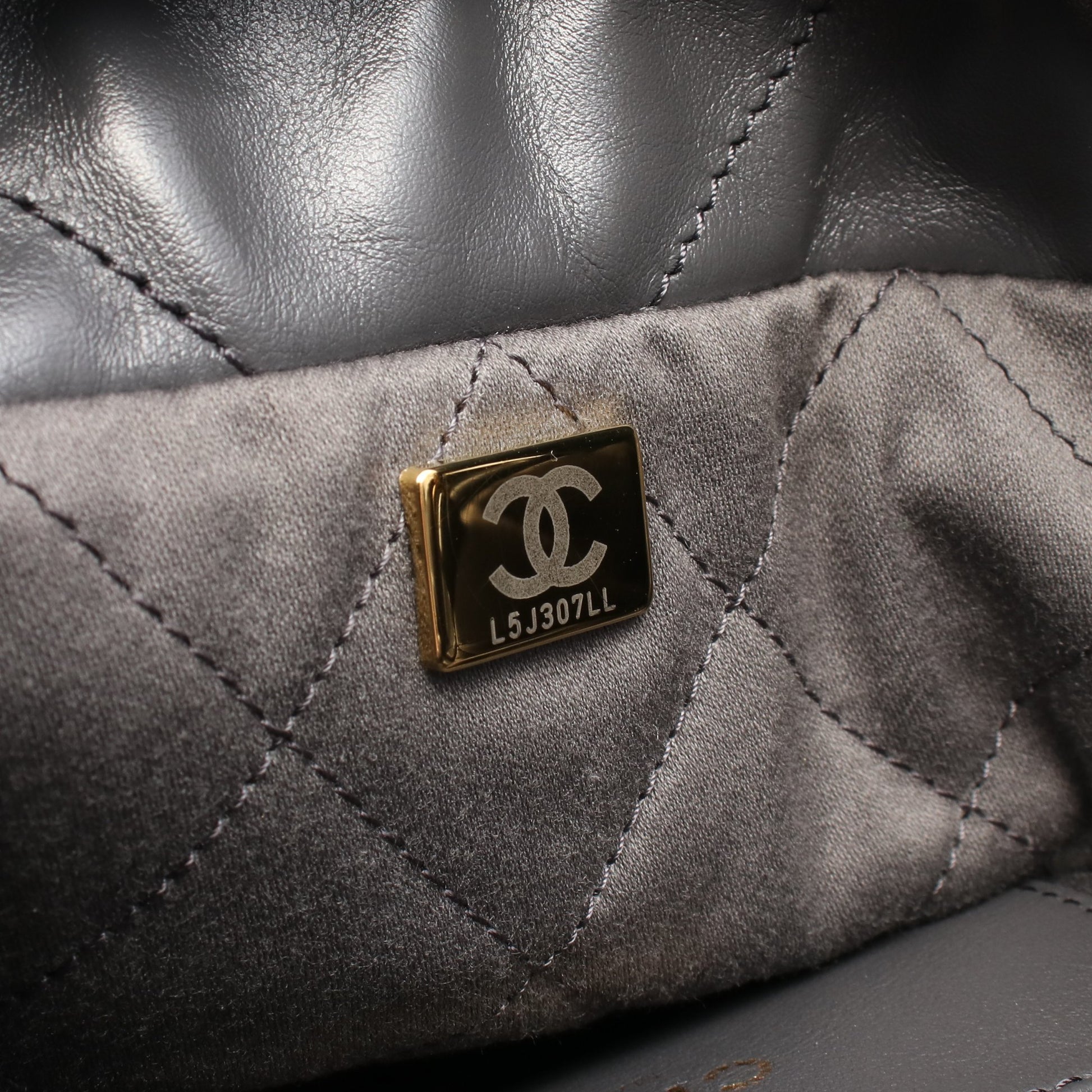 CHANEL 22 ミニ チェーンショルダーバッグ レザー グレー ゴールド金具 シャネル バッグ CHANEL