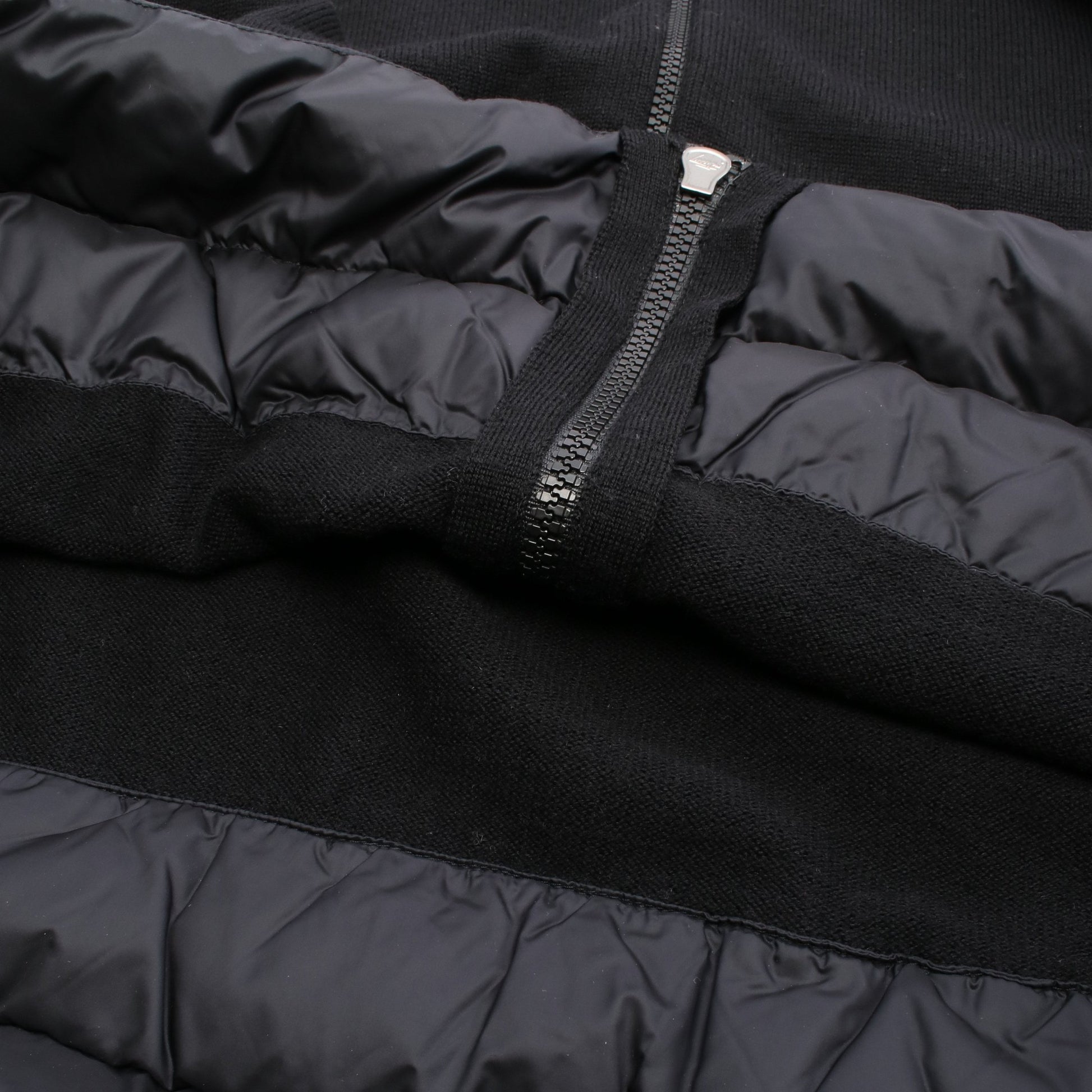 ニットパーカー カーディガン ウール ナイロン ブラック ダウン切替 フード付き モンクレール トップス MONCLER