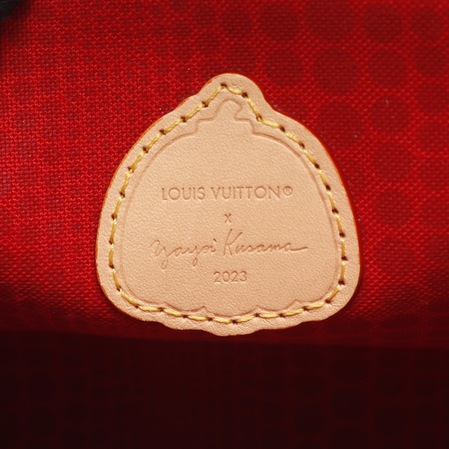 LOUIS VUITTON × yayoi kusama オンザゴーPM ハンドバッグ PVC レザー ブラウン マルチカラー 2WAY ルイヴィトン バッグ LOUIS VUITTON