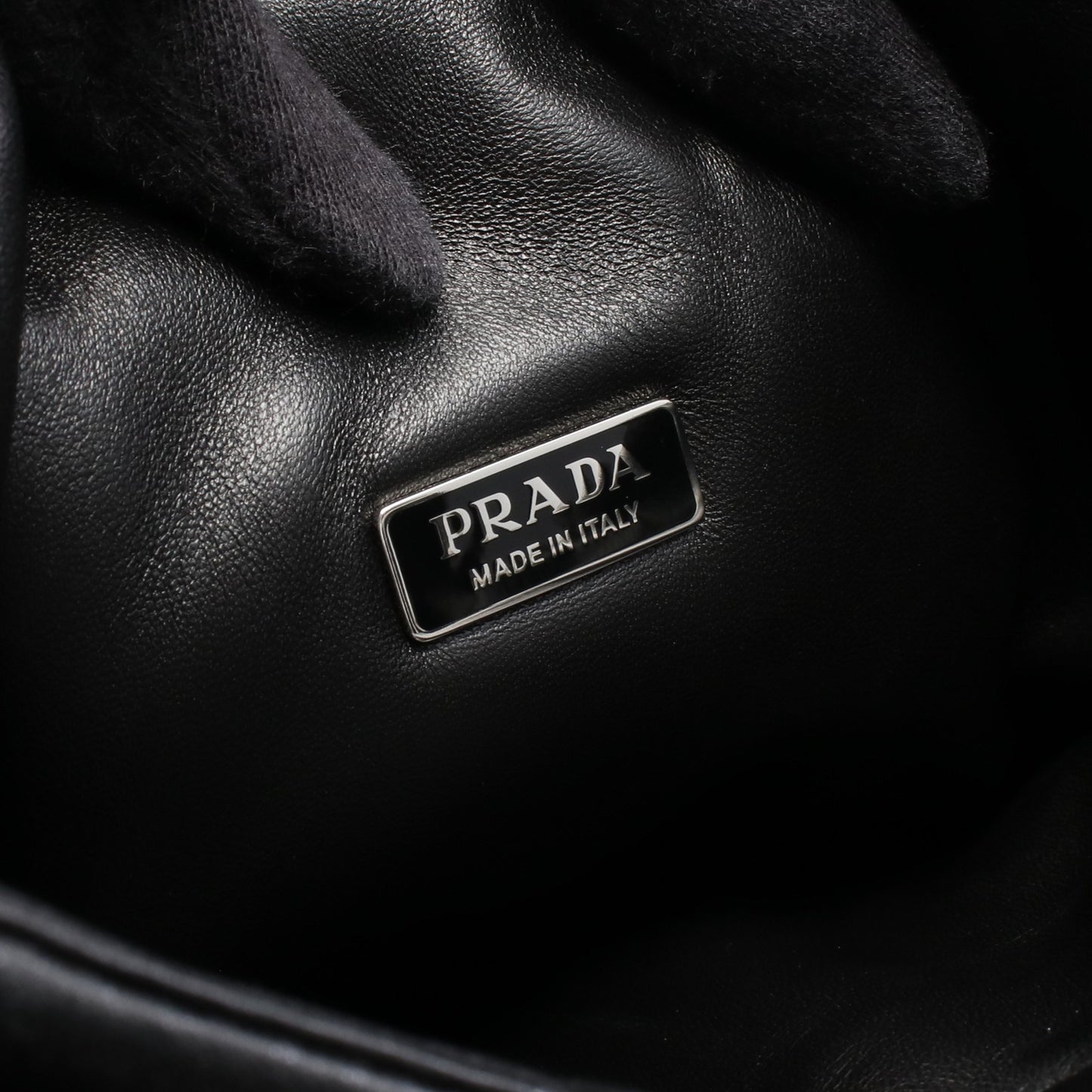 トライアングルロゴ ハンドバッグ レザー ブラック プラダ バッグ PRADA