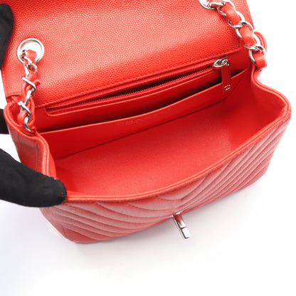 シェブロン Vステッチ チェーンショルダーバッグ キャビアスキン レッド シルバー金具 シャネル バッグ CHANEL