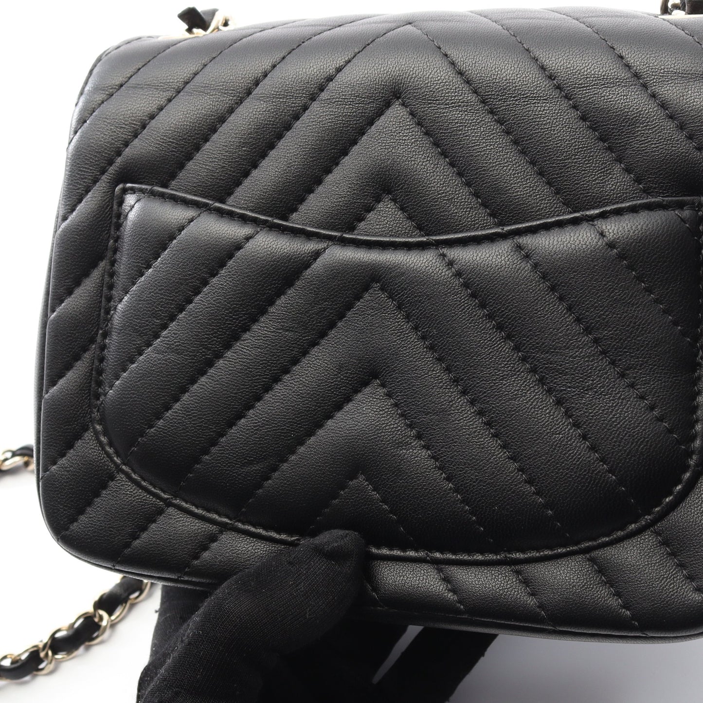 シェブロン Vステッチ チェーンショルダーバッグ ラムスキン ブラック ゴールド金具 シャネル バッグ CHANEL