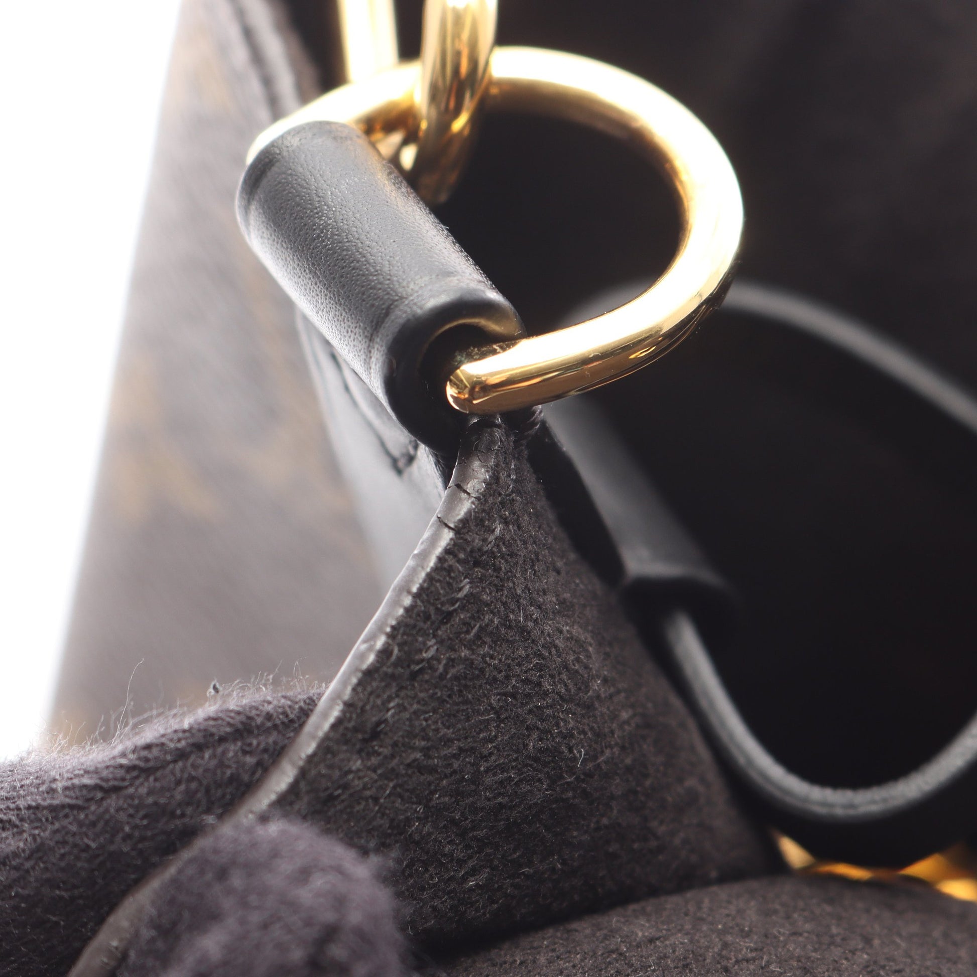 ネオノエ モノグラム ノワール ショルダーバッグ PVC レザー ブラウン ブラック ルイヴィトン バッグ LOUIS VUITTON