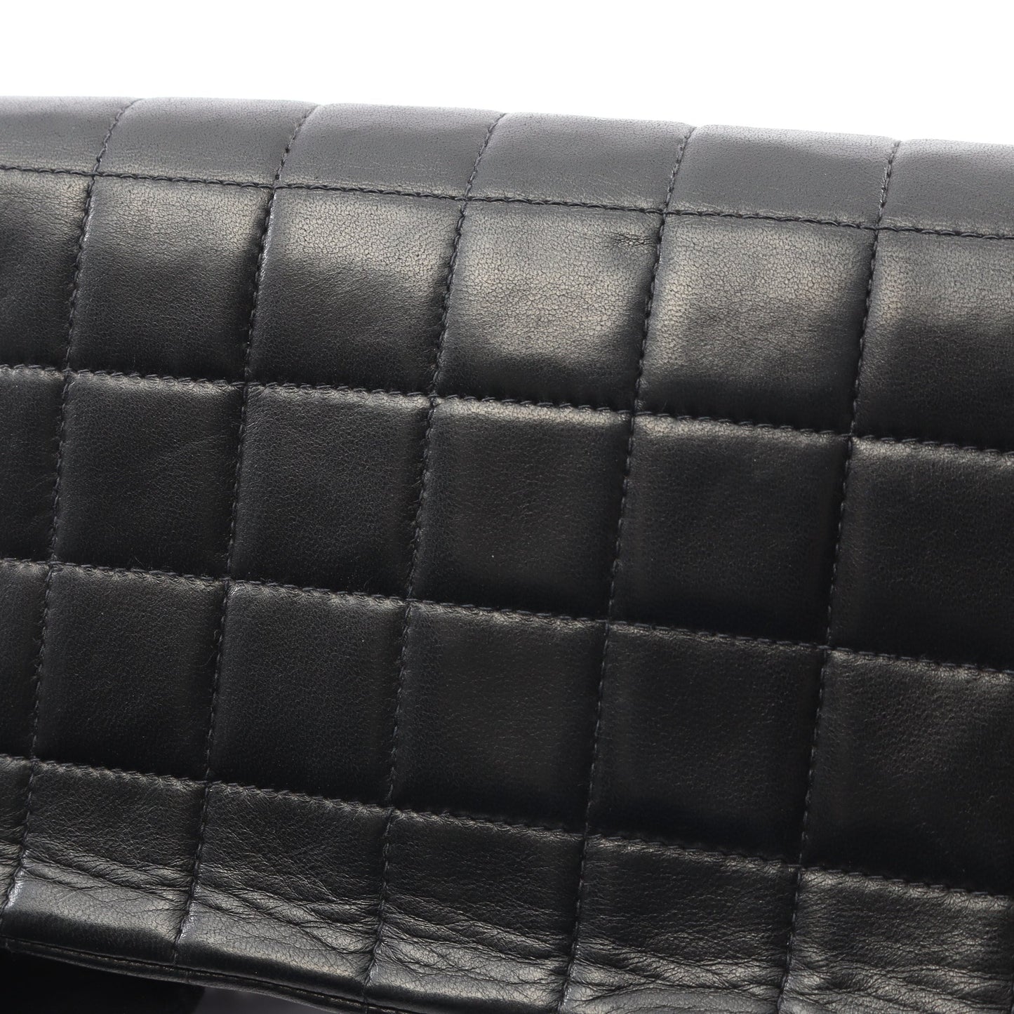 チョコバー チェーンショルダーバッグ ラムスキン ブラック ゴールド金具 シャネル バッグ CHANEL