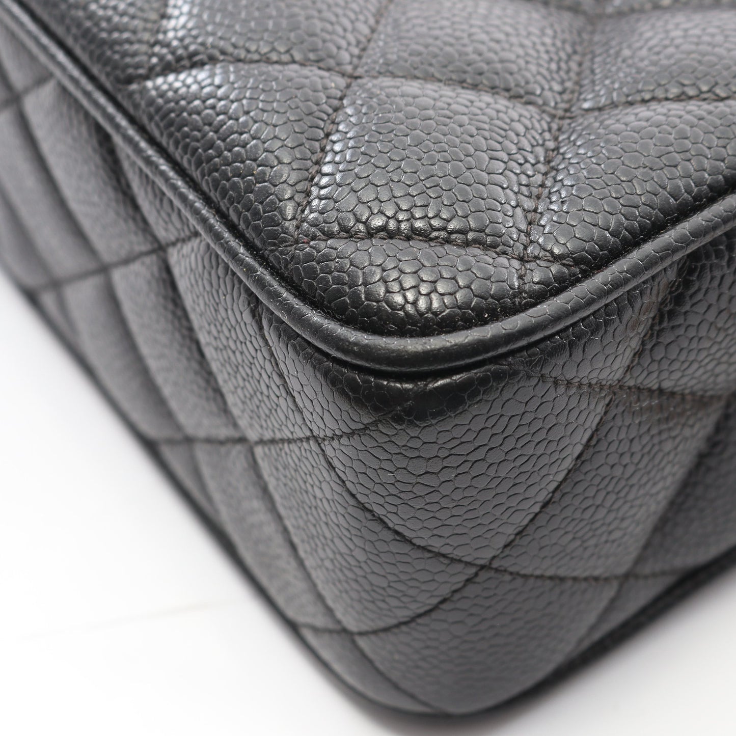 マトラッセ チェーンショルダーバッグ キャビアスキン ブラック ゴールド金具 シャネル バッグ CHANEL