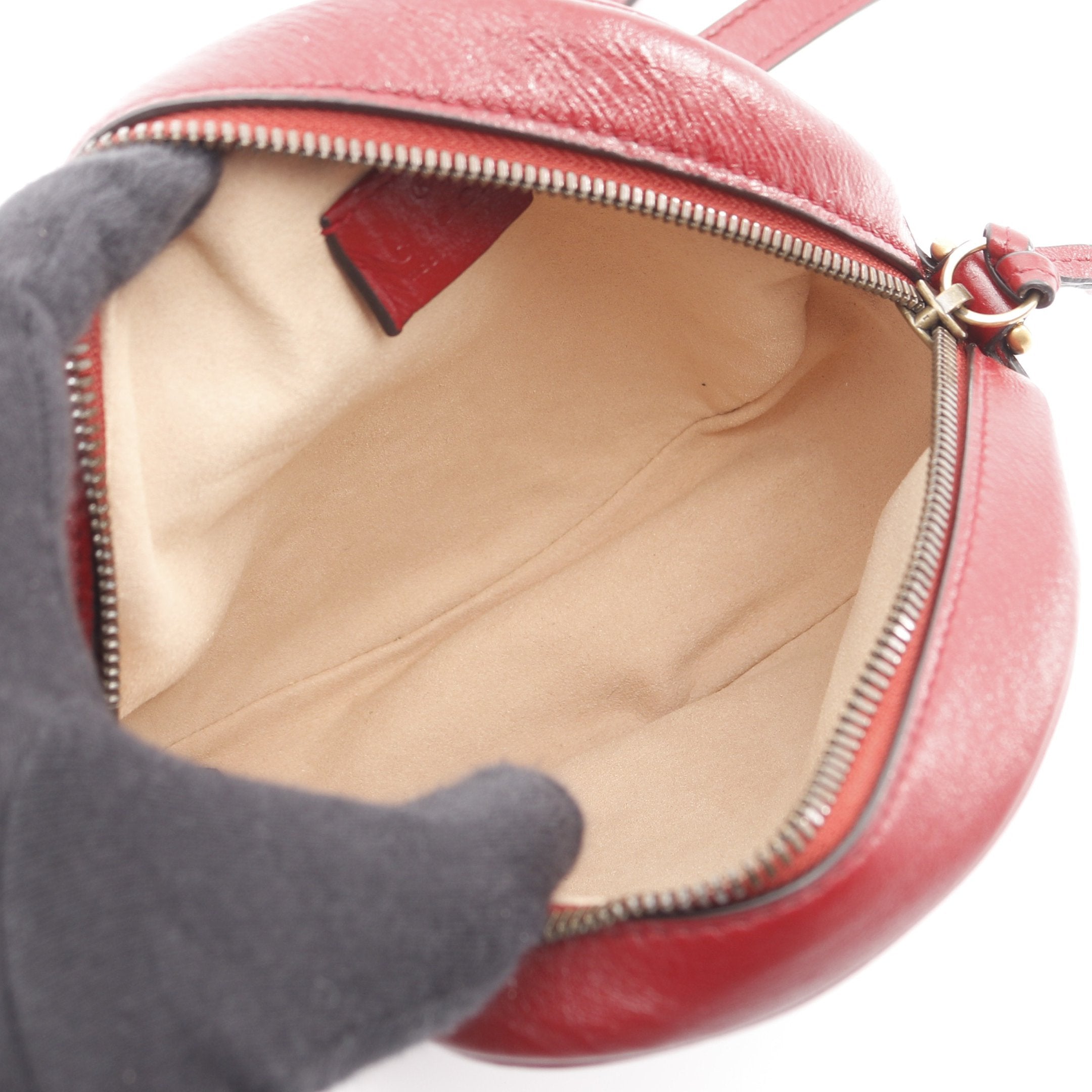 GUCCI GGマーモント キルティング ラウンドミニショルダーバッグ レッド GGマーモント ラウンド ミニ チェーンショルダーバッグ ハート