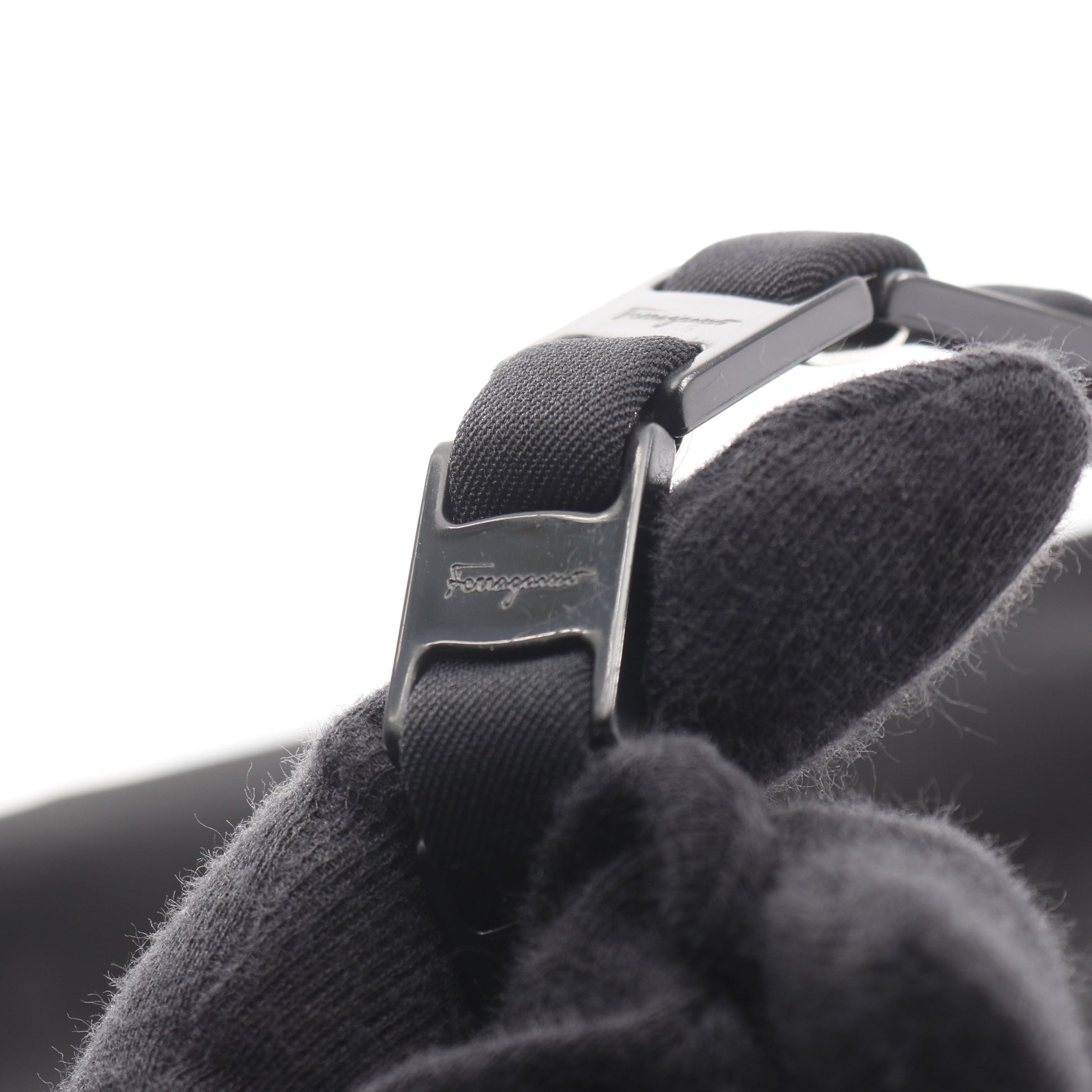 ヴァラ ワンショルダーバッグ キャンバス ブラック サルヴァトーレフェラガモ バッグ Salvatore Ferragamo