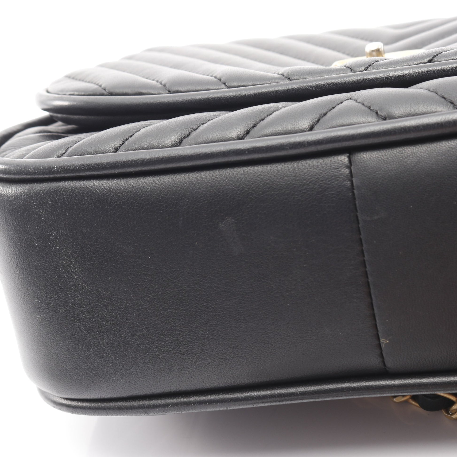 Vステッチ シェブロン チェーンショルダーバッグ ラムスキン ブラック ゴールド金具 2WAY シャネル バッグ CHANEL