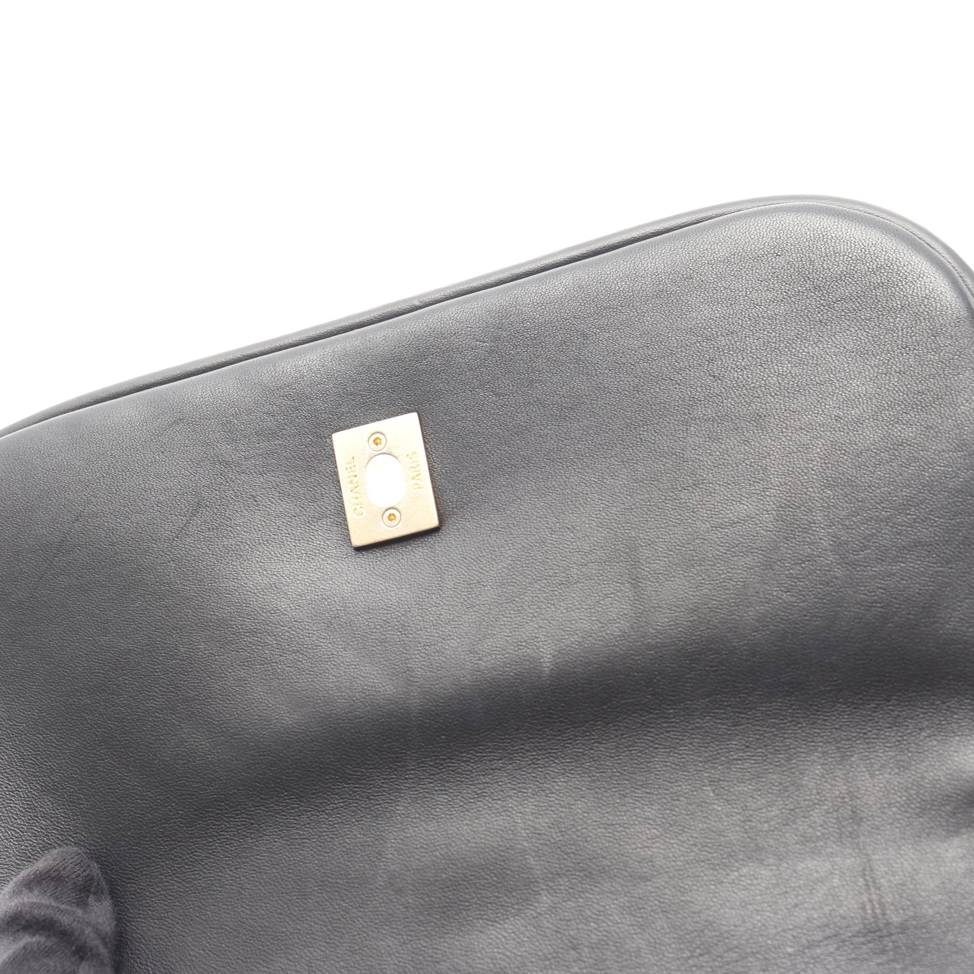 Vステッチ シェブロン チェーンショルダーバッグ ラムスキン ブラック ゴールド金具 2WAY シャネル バッグ CHANEL