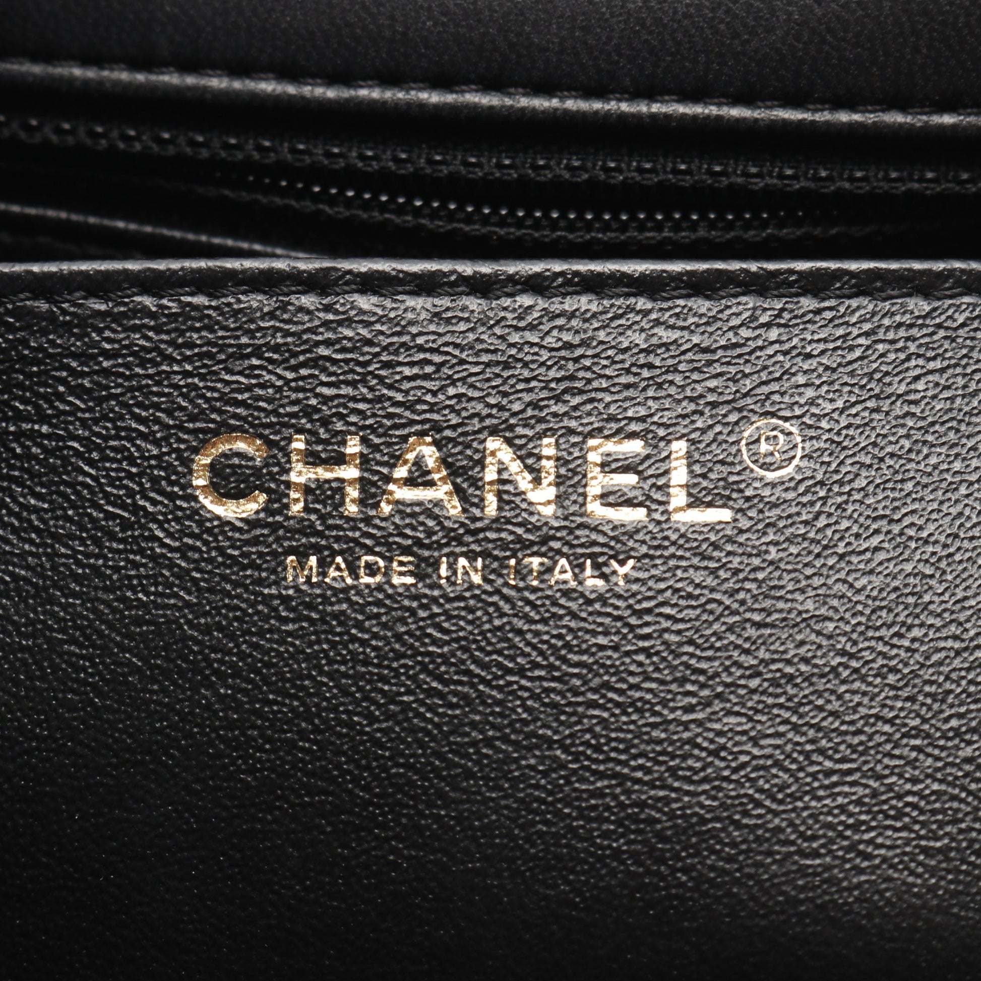 Vステッチ シェブロン チェーンショルダーバッグ ラムスキン ブラック ゴールド金具 2WAY シャネル バッグ CHANEL
