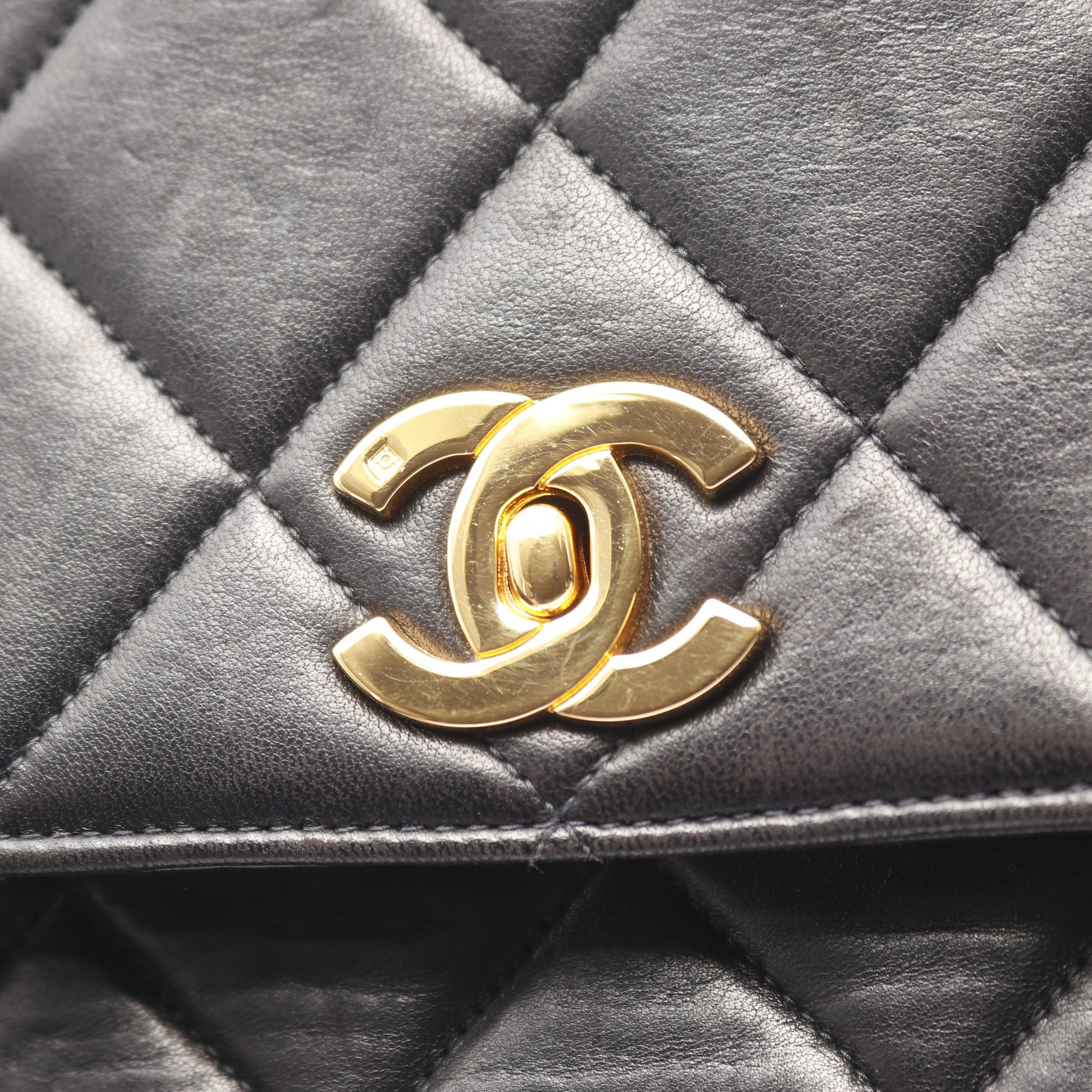 マトラッセ チェーンハンドバッグ ラムスキン ブラック ゴールド金具 シャネル バッグ CHANEL