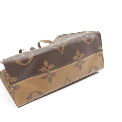 オンザゴーGM モノグラムジャイアント リバース ショルダーバッグ トートバッグ PVC ブラウン ベージュ ルイヴィトン バッグ LOUIS VUITTON