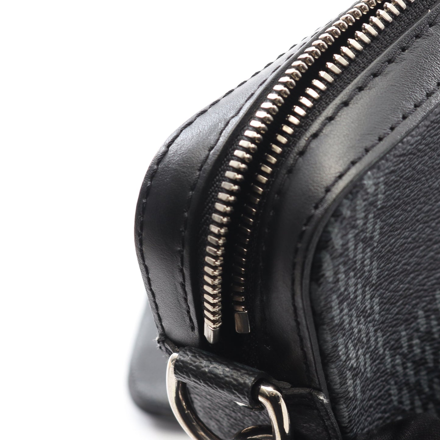 トリオ メッセンジャー ダミエグラフィット ショルダーバッグ PVC レザー ブラック ルイヴィトン バッグ LOUIS VUITTON