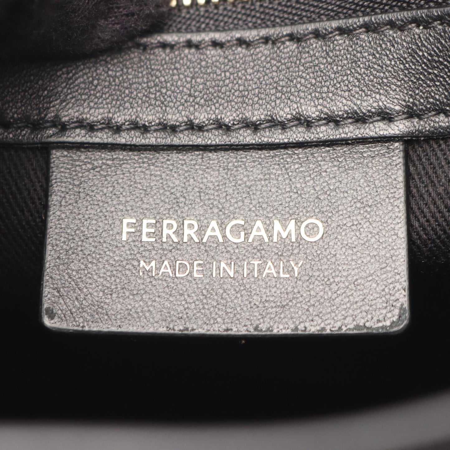 ショルダーバッグ トートバッグ ロゴ ファブリック ブラック サルヴァトーレフェラガモ バッグ Salvatore Ferragamo