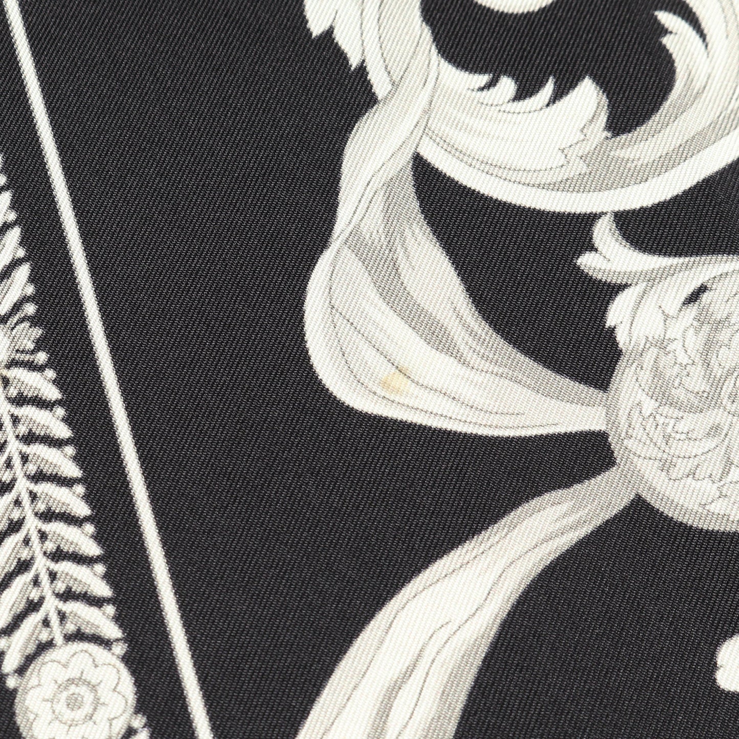 バッコロ シー シャツ シルク ブラック グレー ヴェルサーチ トップス Versace