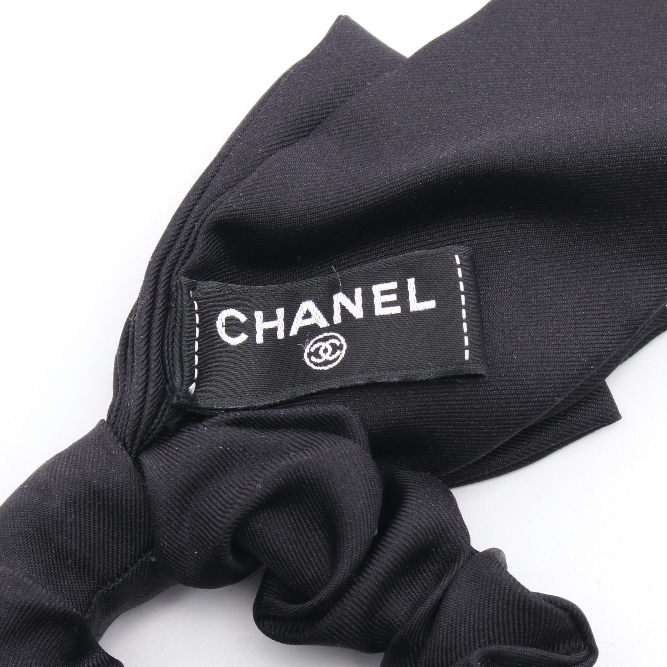 ロゴ リボン シュシュ ヘアアクセサリー シルク ブラック シャネル – RECLO