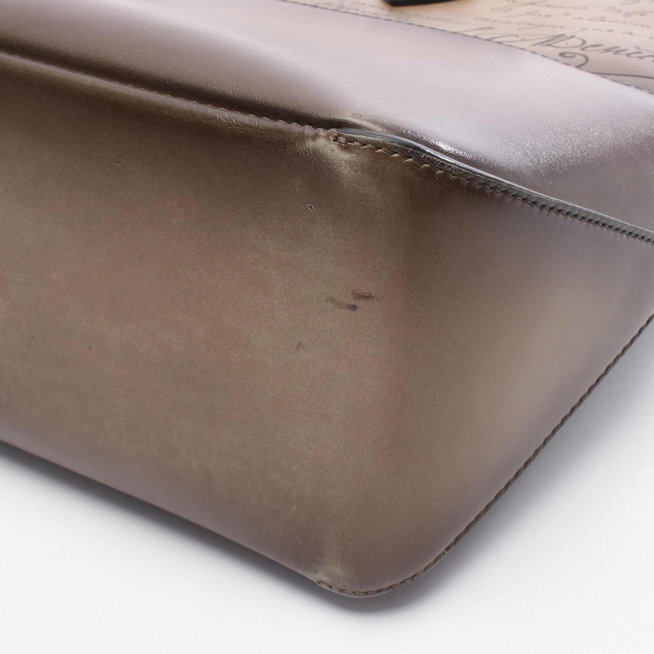 トゥジュール ミニ カリグラフィ スクリット チェスパッチ ショルダー