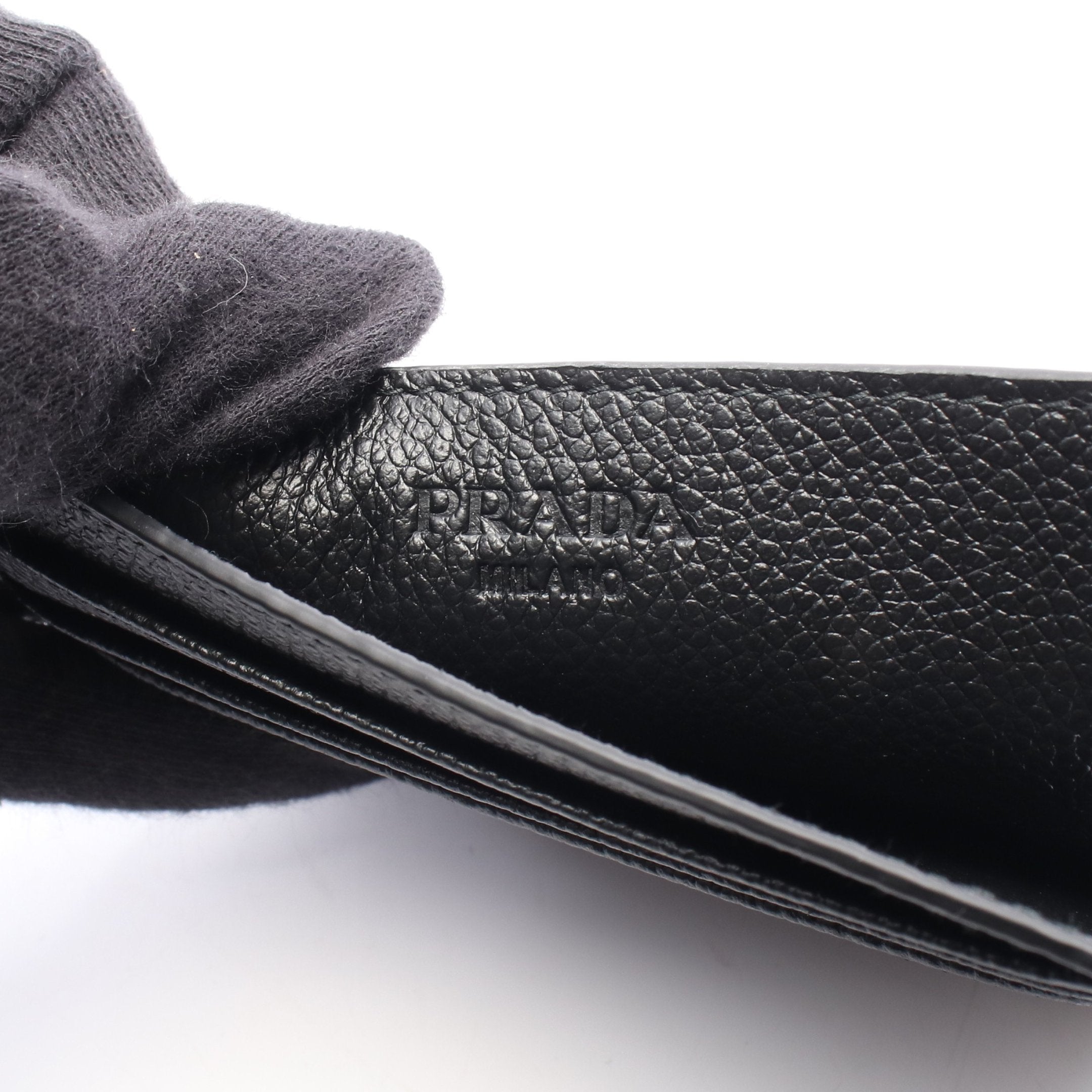 トライアングルロゴ カードケース ロゴプリント レザー ブラック