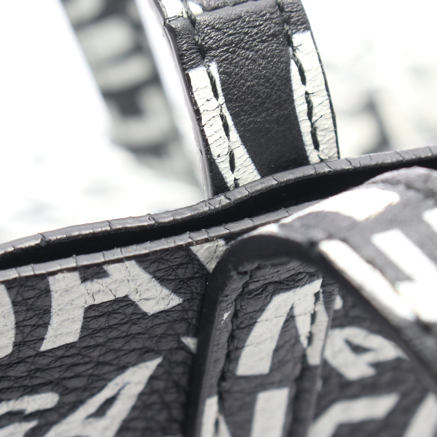 EVERYDAY TOTE XS エブリデイ トート ハンドバッグ トートバッグ ロゴ総柄 レザー ブラック ホワイト 2WAY バレンシアガ バッグ BALENCIAGA