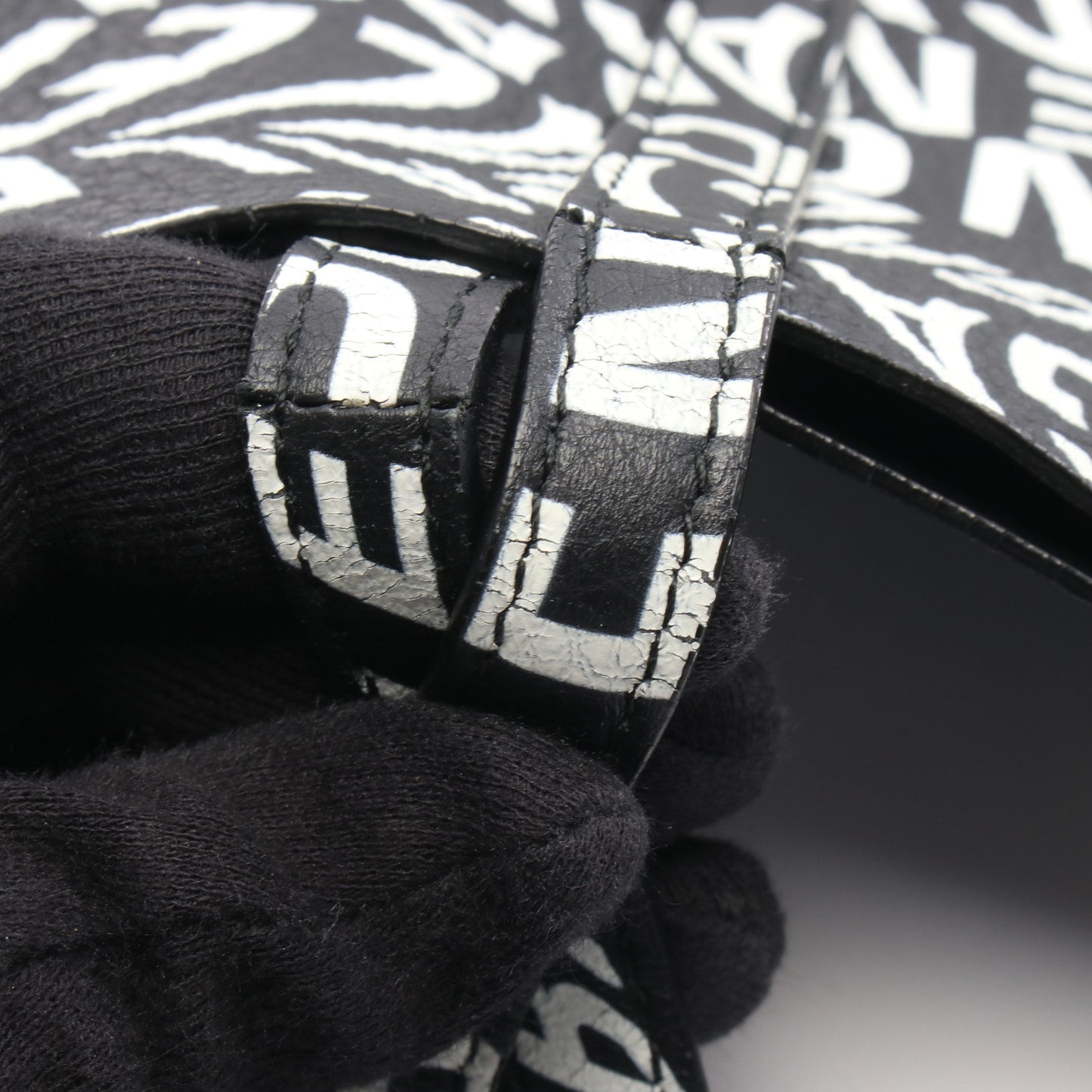 EVERYDAY TOTE XS エブリデイ トート ハンドバッグ トートバッグ ロゴ総柄 レザー ブラック ホワイト 2WAY バレンシアガ バッグ BALENCIAGA
