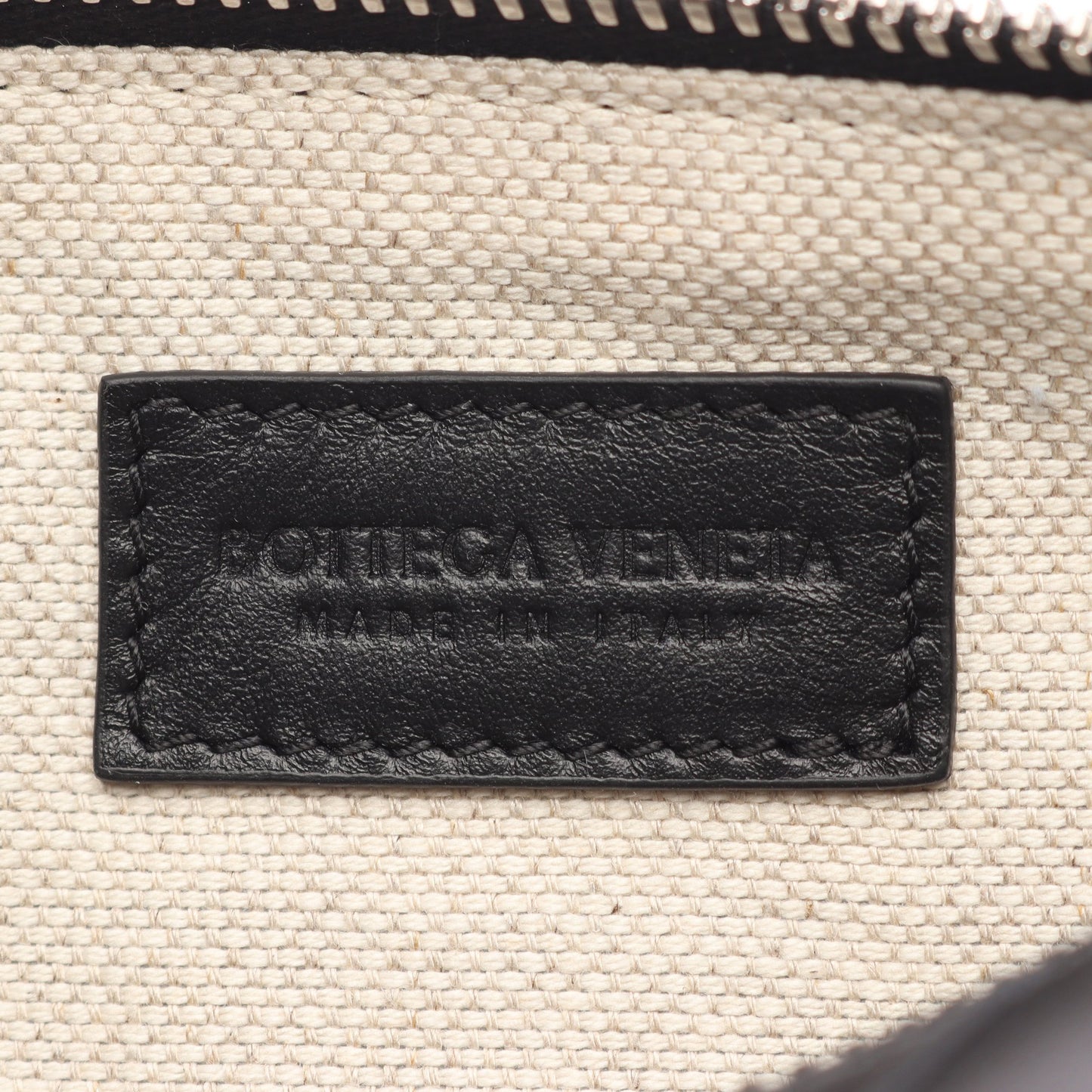 イントレチャート バレル ショルダーバッグ レザー ブラック ボッテガヴェネタ バッグ BOTTEGA VENETA