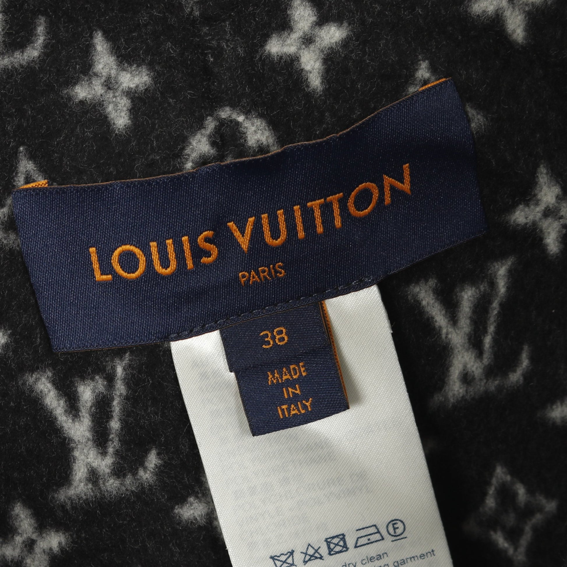 モノグラム ケープ ポンチョ ウール ブラック フード付き ルイヴィトン アウター LOUIS VUITTON