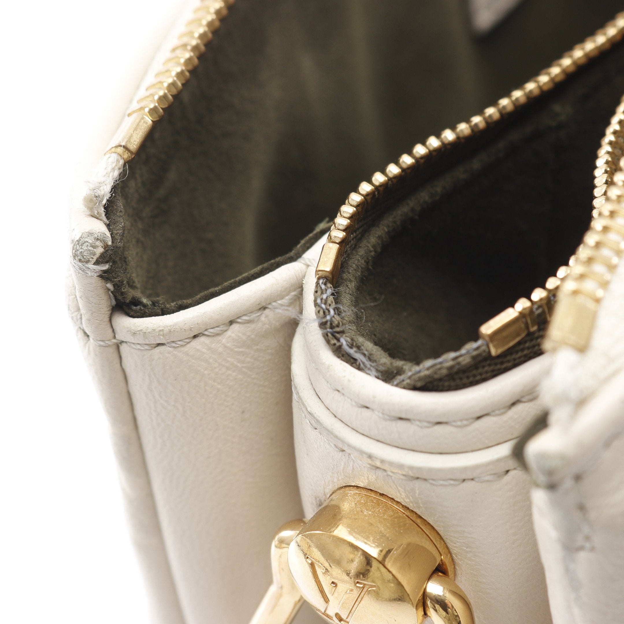 クッサンPM モノグラム チェーンショルダーバッグ レザー オフホワイト