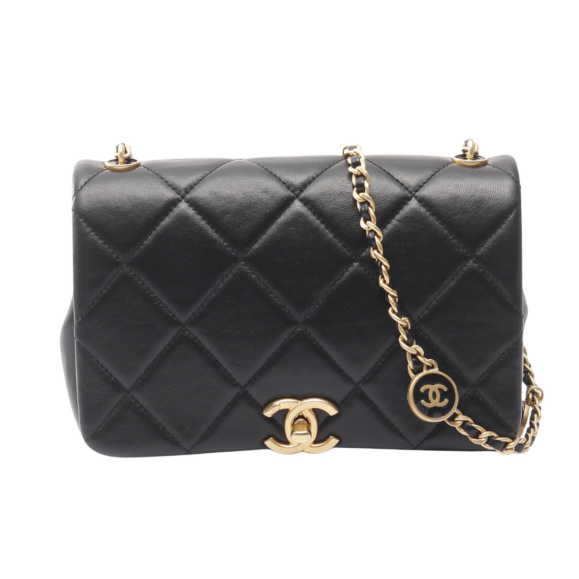 マトラッセ カメリア チェーンショルダーバッグ ロゴメダル ラムスキン ブラック ゴールド金具 シャネル バッグ CHANEL