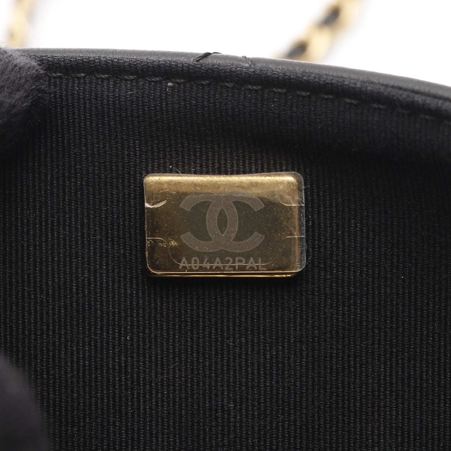 マトラッセ カメリア チェーンショルダーバッグ ロゴメダル ラムスキン ブラック ゴールド金具 シャネル バッグ CHANEL