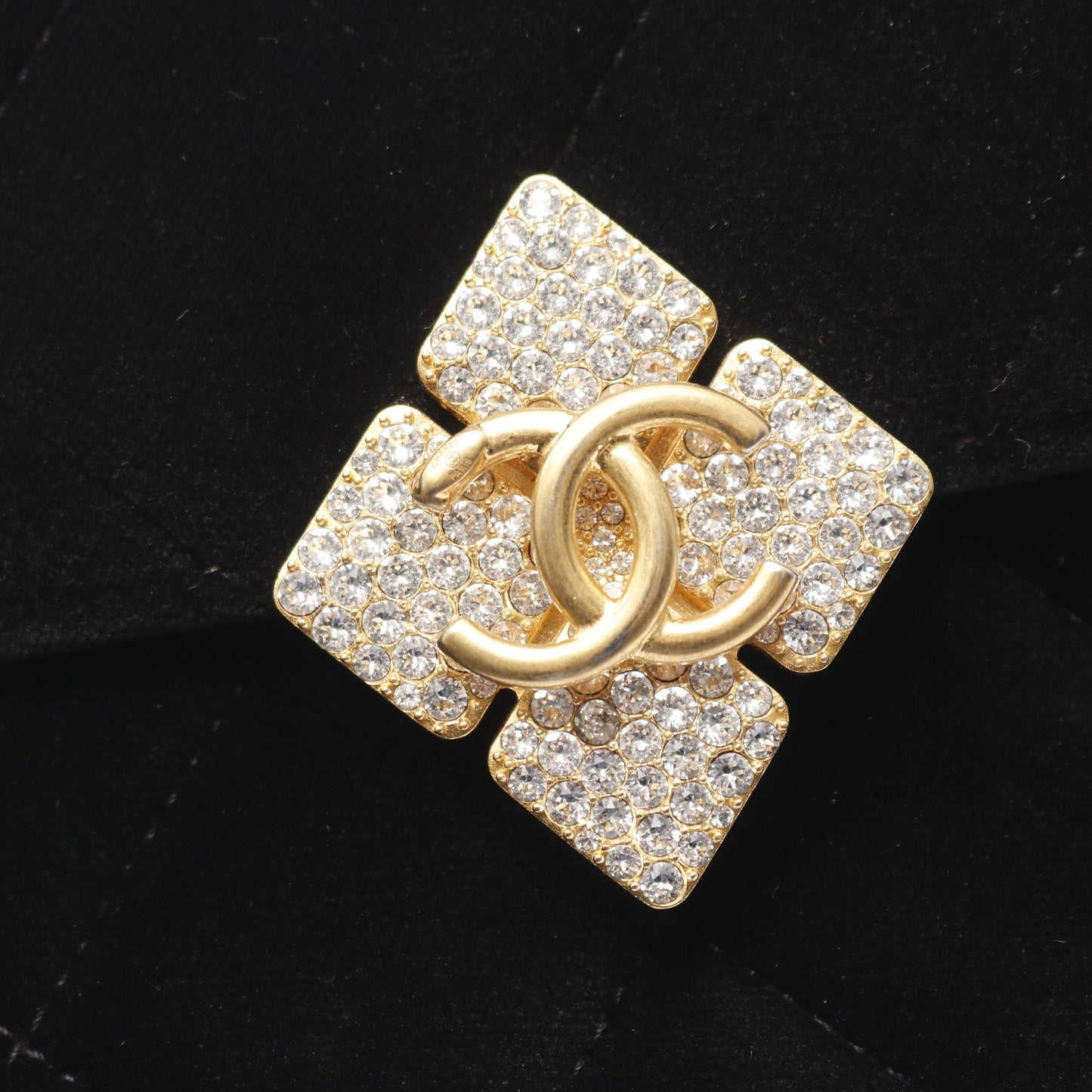 マトラッセ チェーンショルダーバッグ ベロア ブラック ゴールド金具 シャネル バッグ CHANEL