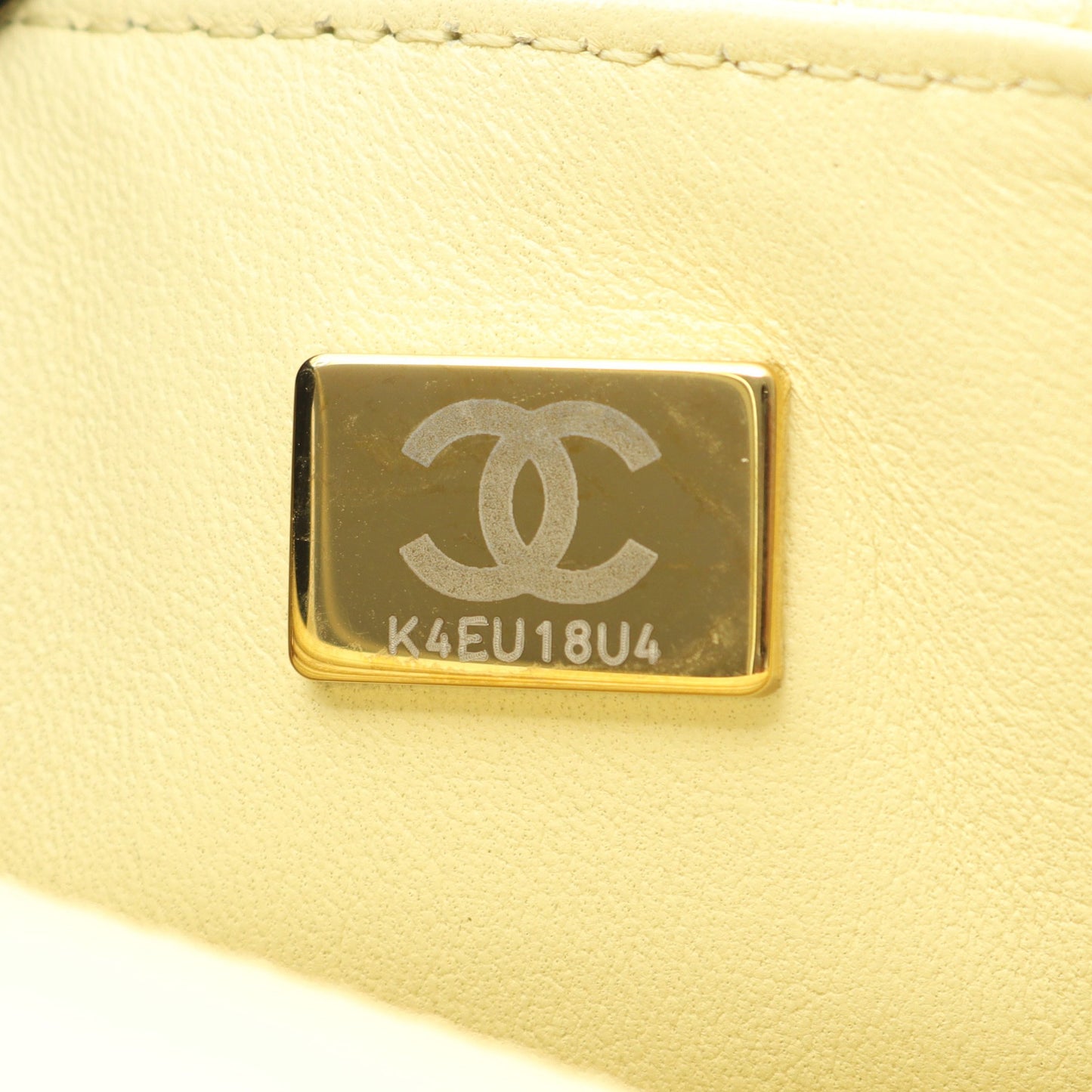 ミニマトラッセ チェーンショルダーバッグ ラムスキン ライトイエロー ゴールド金具 シャネル バッグ CHANEL