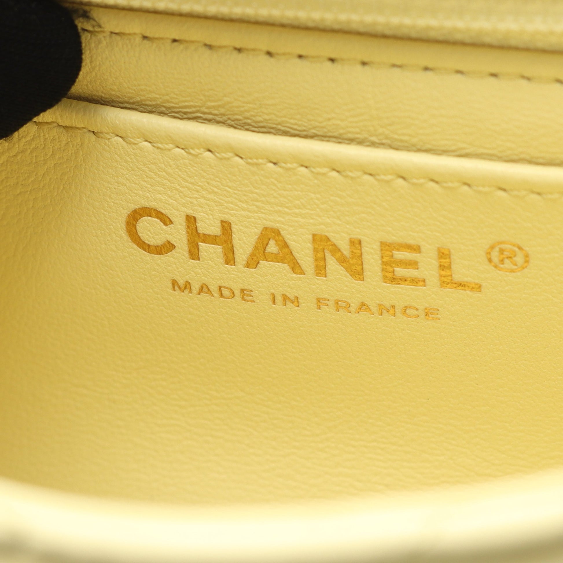 ミニマトラッセ チェーンショルダーバッグ ラムスキン ライトイエロー ゴールド金具 シャネル バッグ CHANEL