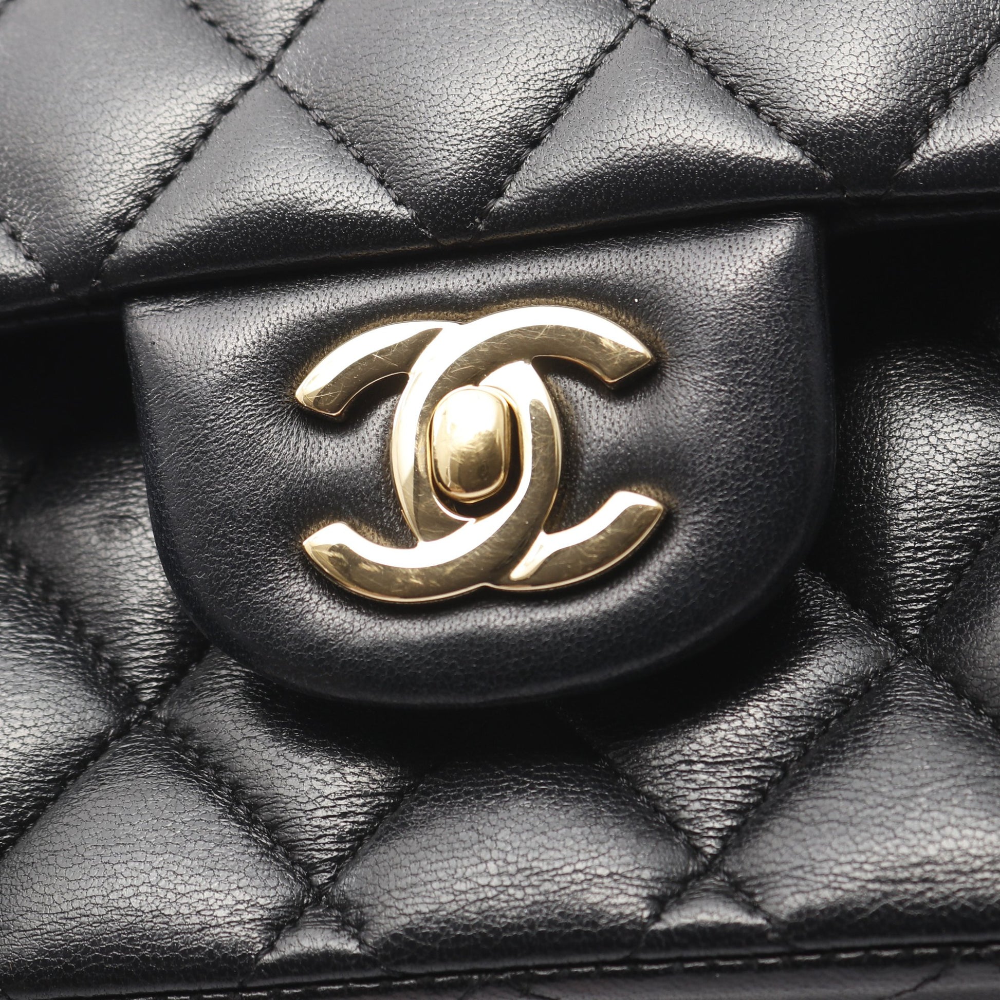 マトラッセ Wフラップ Wチェーンショルダーバッグ ラムスキン ブラック ゴールド金具 シャネル バッグ CHANEL