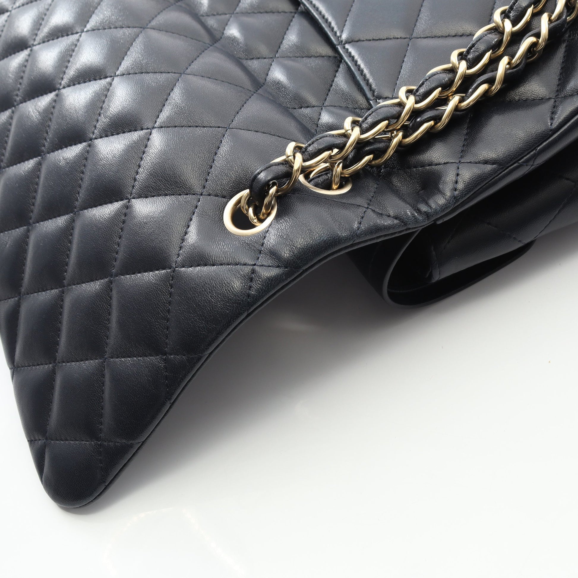 マトラッセ Wフラップ Wチェーンショルダーバッグ ラムスキン ダークネイビー ゴールド金具 シャネル バッグ CHANEL