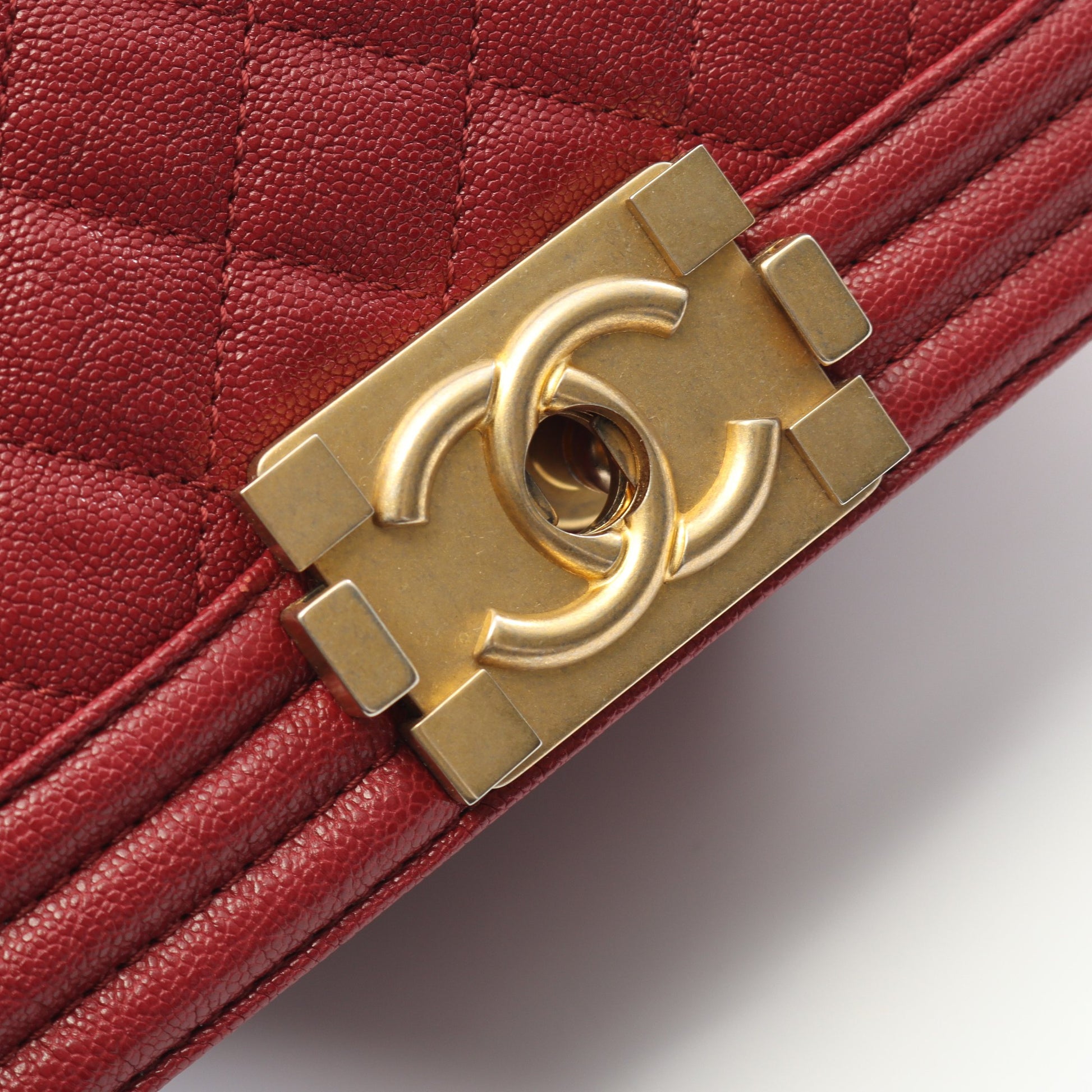 ボーイシャネル スモール チェーンショルダーバッグ キャビアスキン レッド ゴールド金具 シャネル バッグ CHANEL