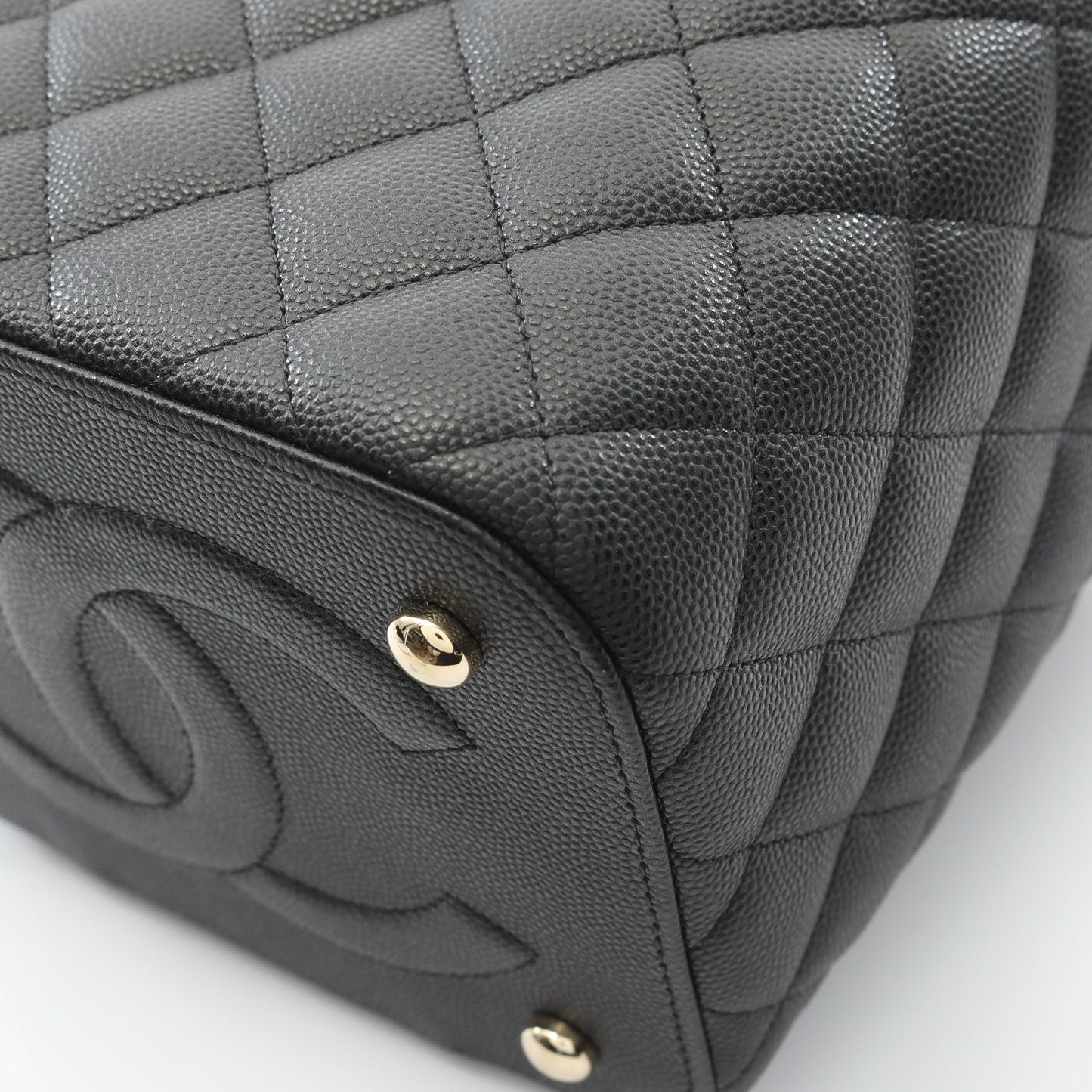 マトラッセ チェーンショルダーバッグ キャビアスキン ブラック ゴールド金具 2WAY シャネル バッグ CHANEL