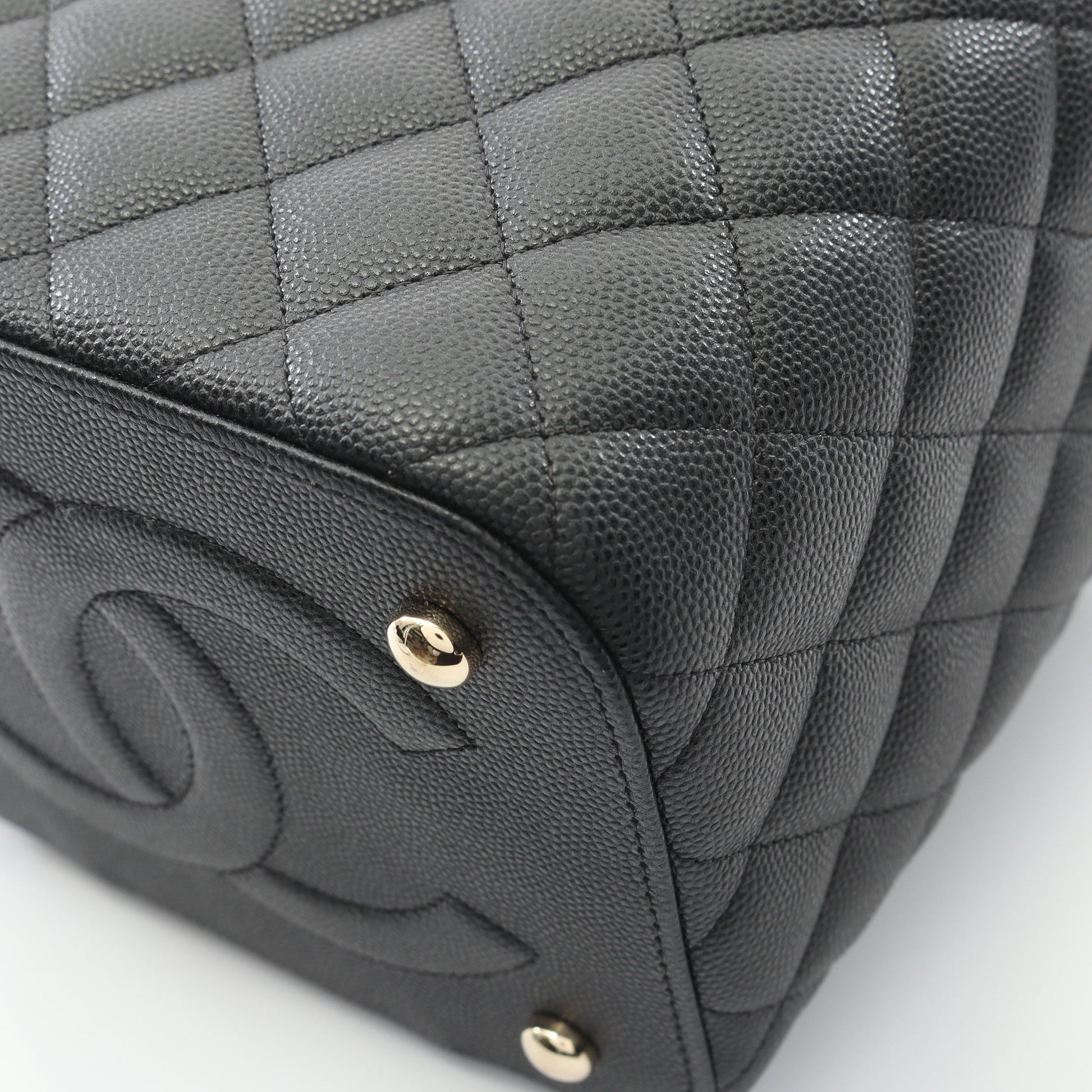 マトラッセ チェーンショルダーバッグ キャビアスキン ブラック ゴールド金具 2WAY シャネル バッグ CHANEL