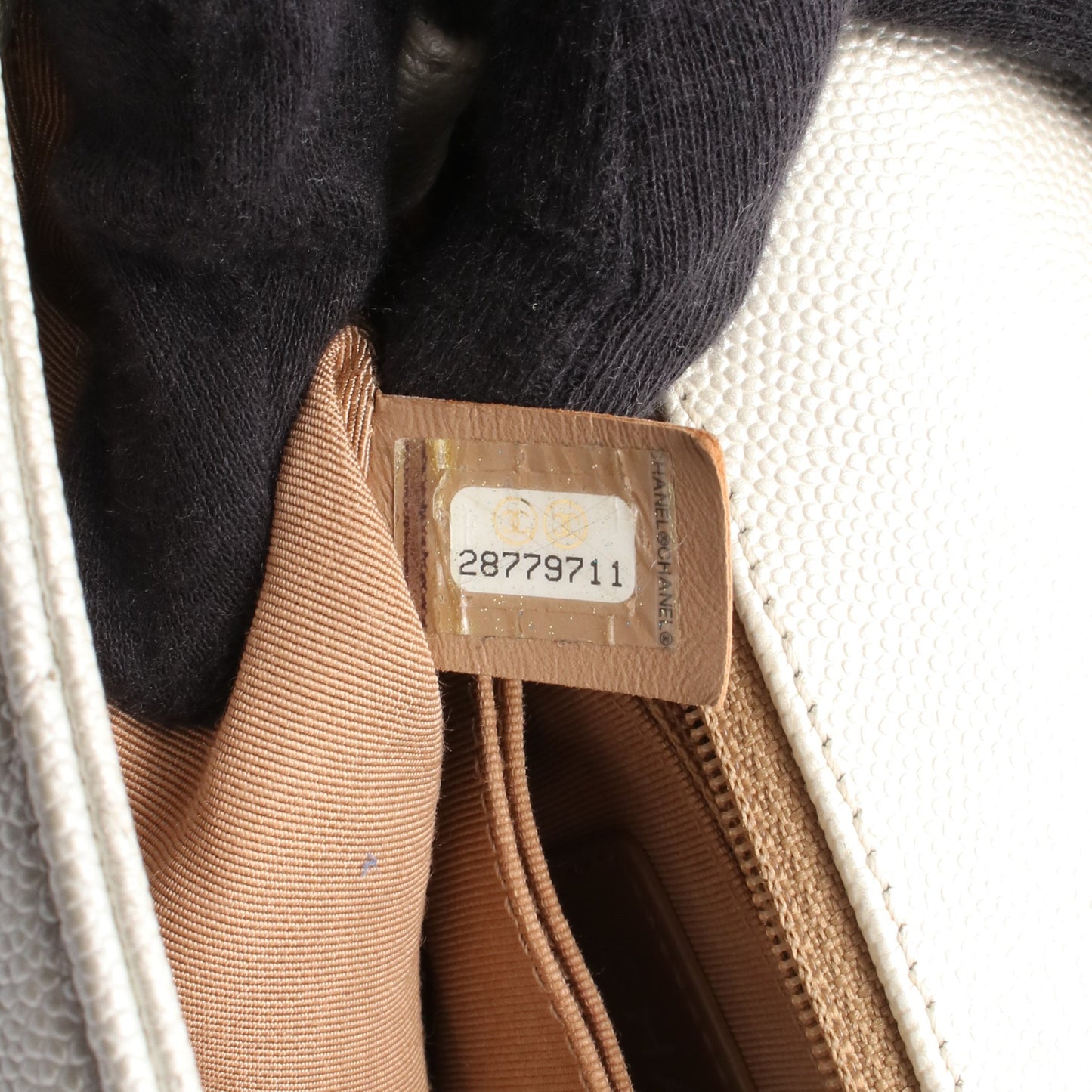 ココハンドル フラップ マトラッセ ハンドバッグ キャビアスキン オフホワイト シルバー金具 2WAY シャネル バッグ CHANEL