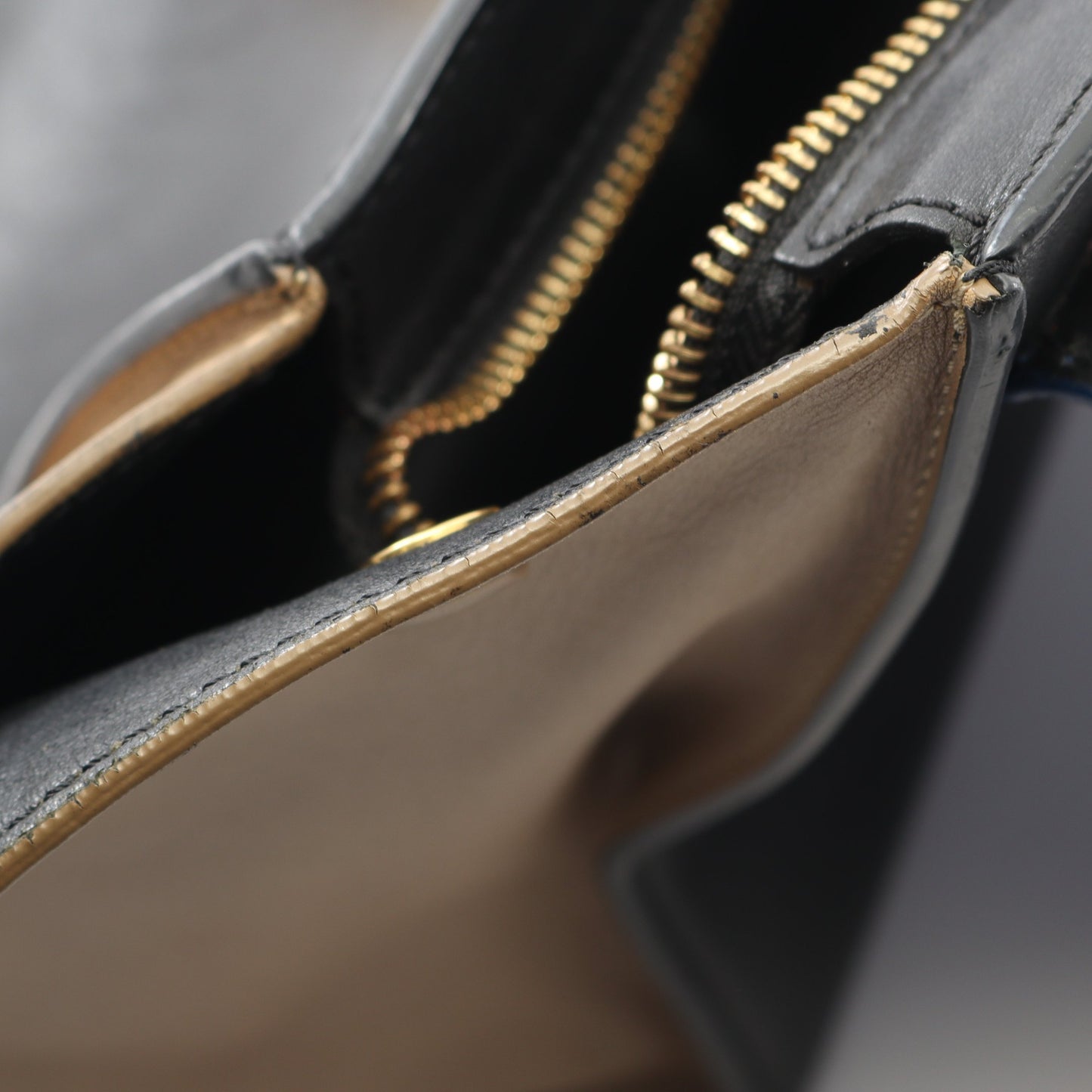 トラペーズ ミディアム ハンドバッグ レザー スエード ブラック ブルー ベージュ 2WAY セリーヌ バッグ CELINE