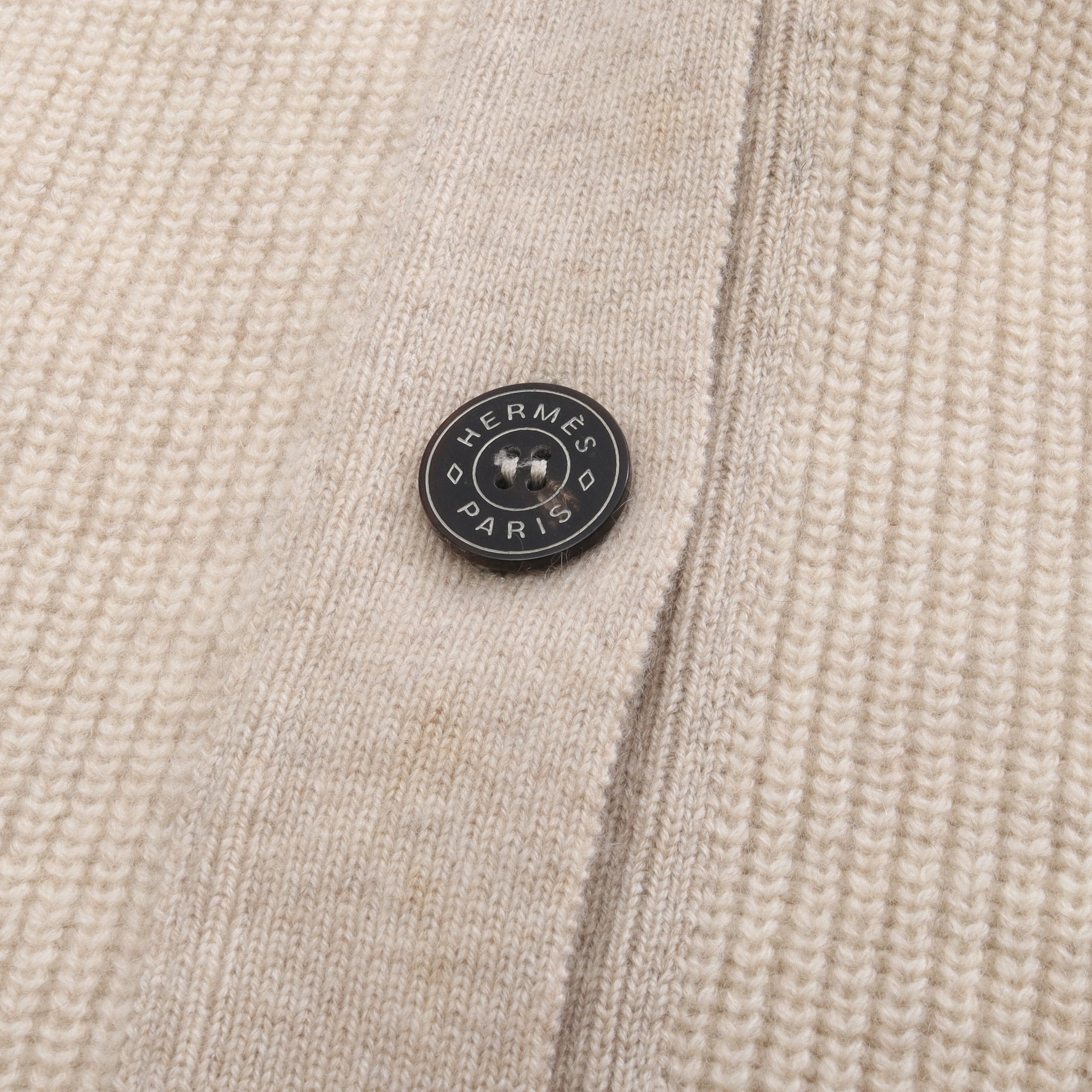 セリエボタン ニット ベスト カシミヤ ベージュ エルメス – RECLO
