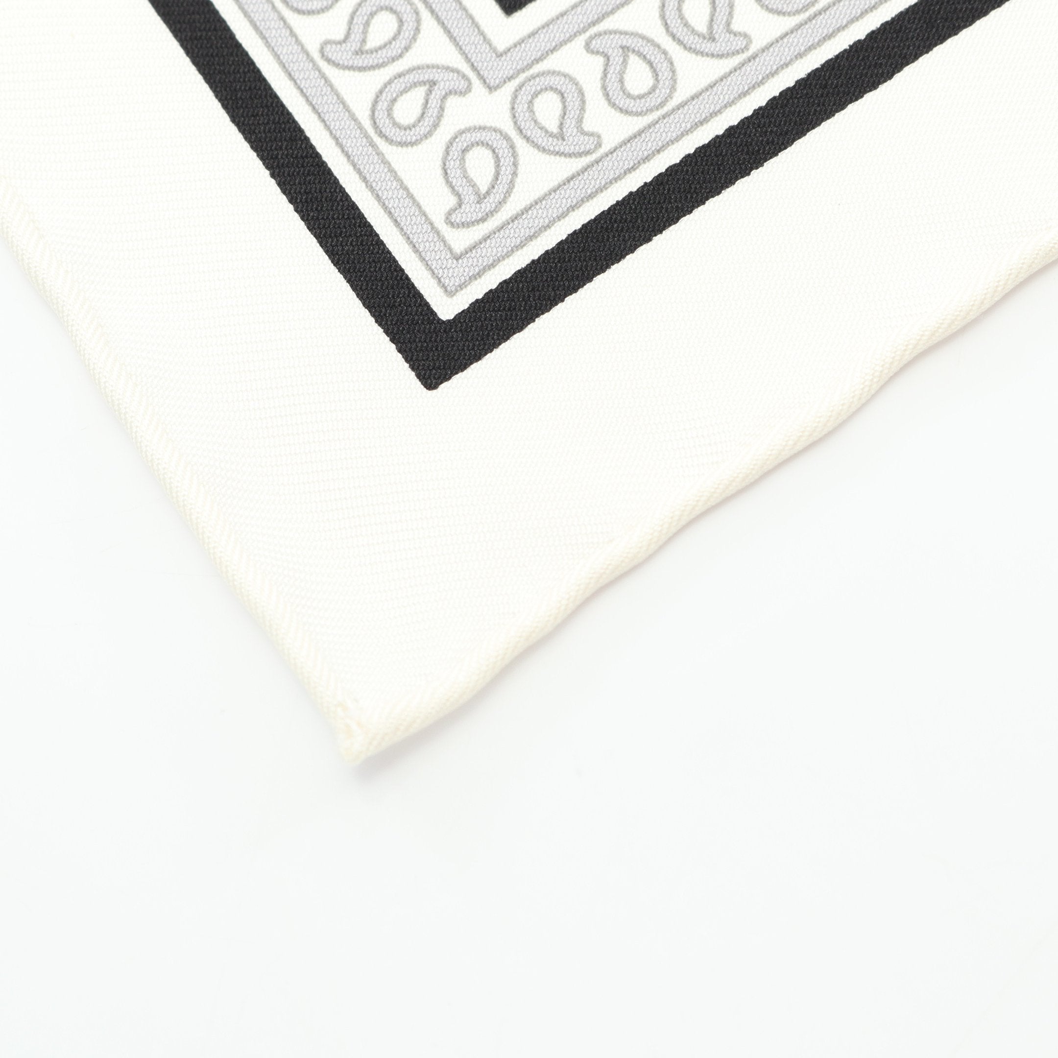 カレ55 Hermes Paris Station Bandana スカーフ シルク ホワイト