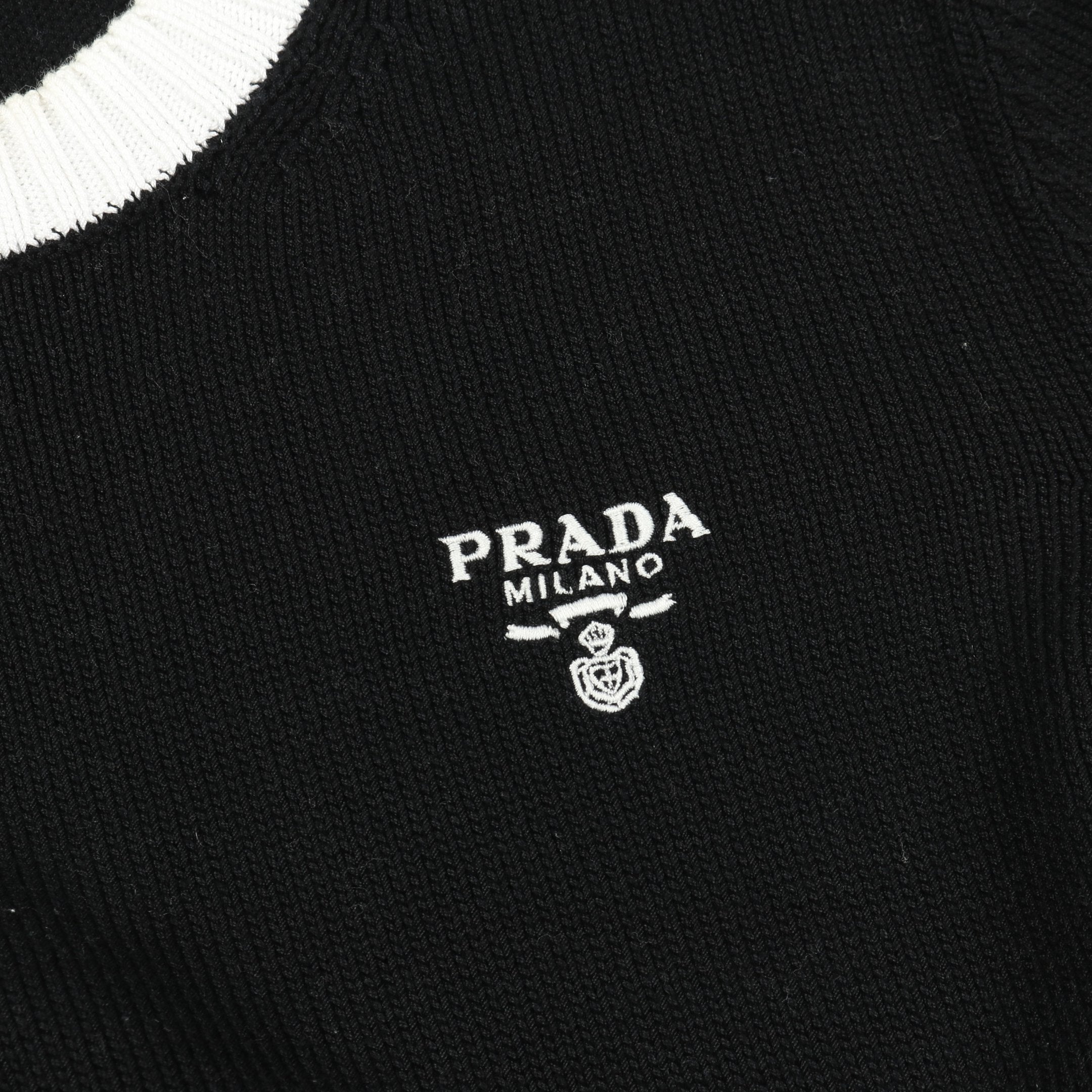 ロゴ セーター ニット クルーネック コットン ブラック ホワイト