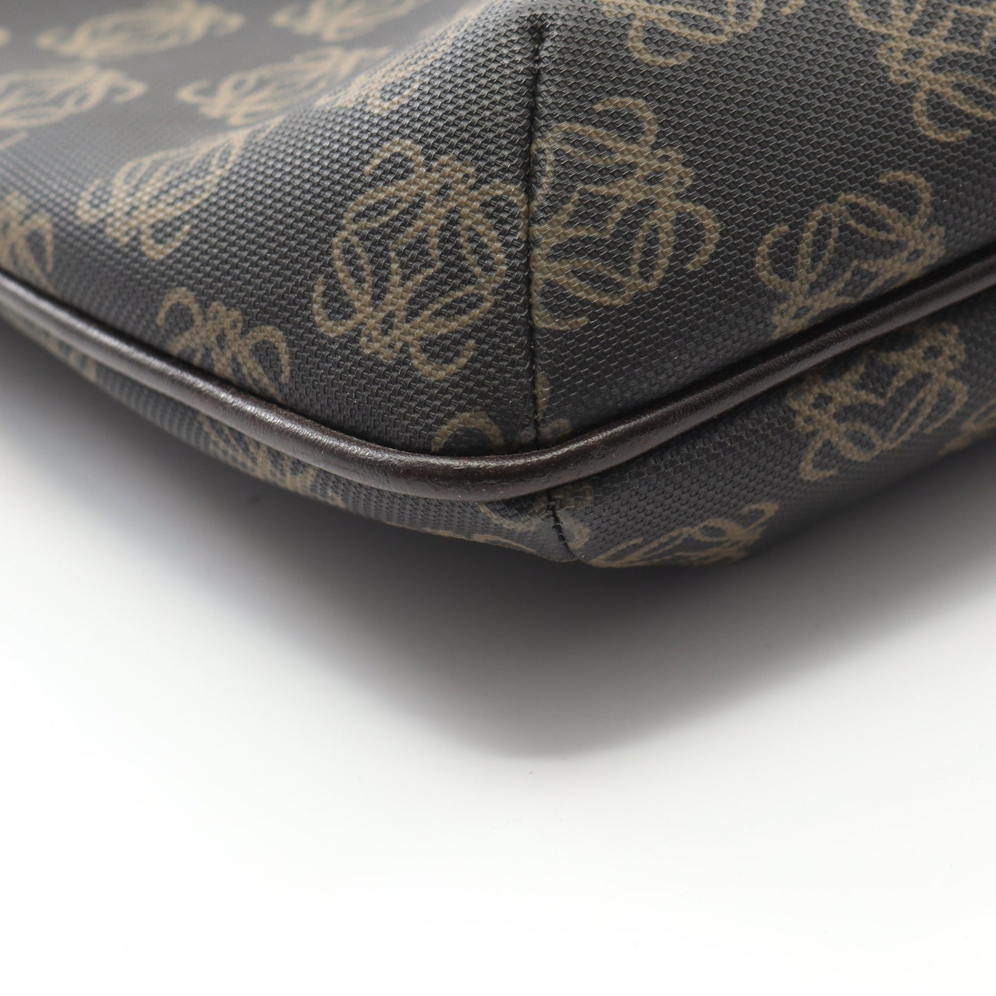 アナグラム ショルダーバッグ PVC レザー ブラック ダークブラウン ロエベ バッグ LOEWE