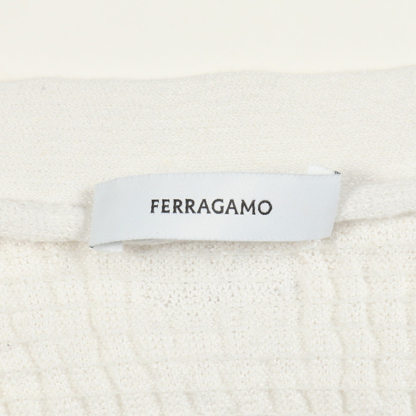 カーディガン Vネック 長袖 ロゴ プレート リネン オフホワイト サルヴァトーレフェラガモ トップス Salvatore Ferragamo