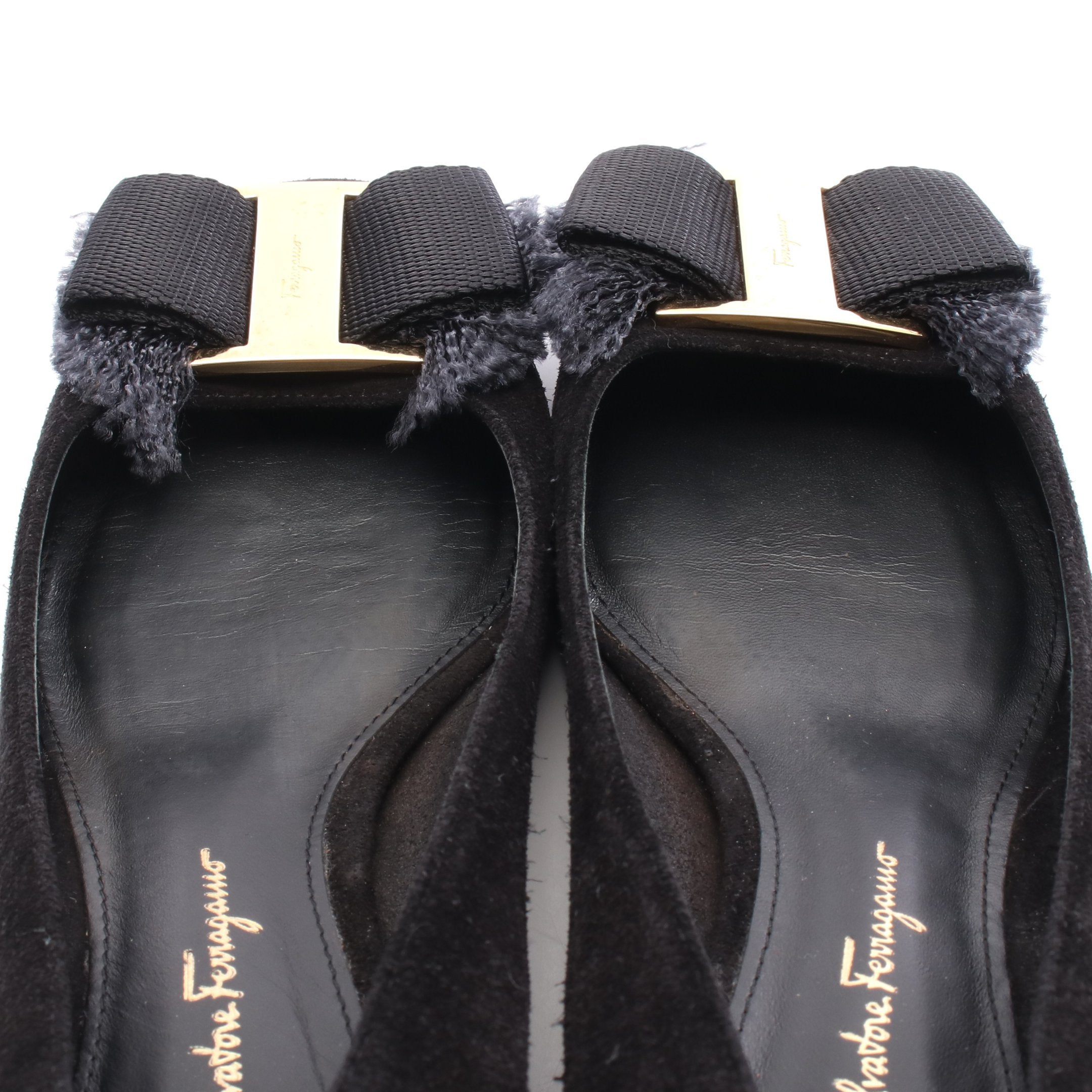 ヴァラリボン パンプス スエード ブラック サルヴァトーレフェラガモ