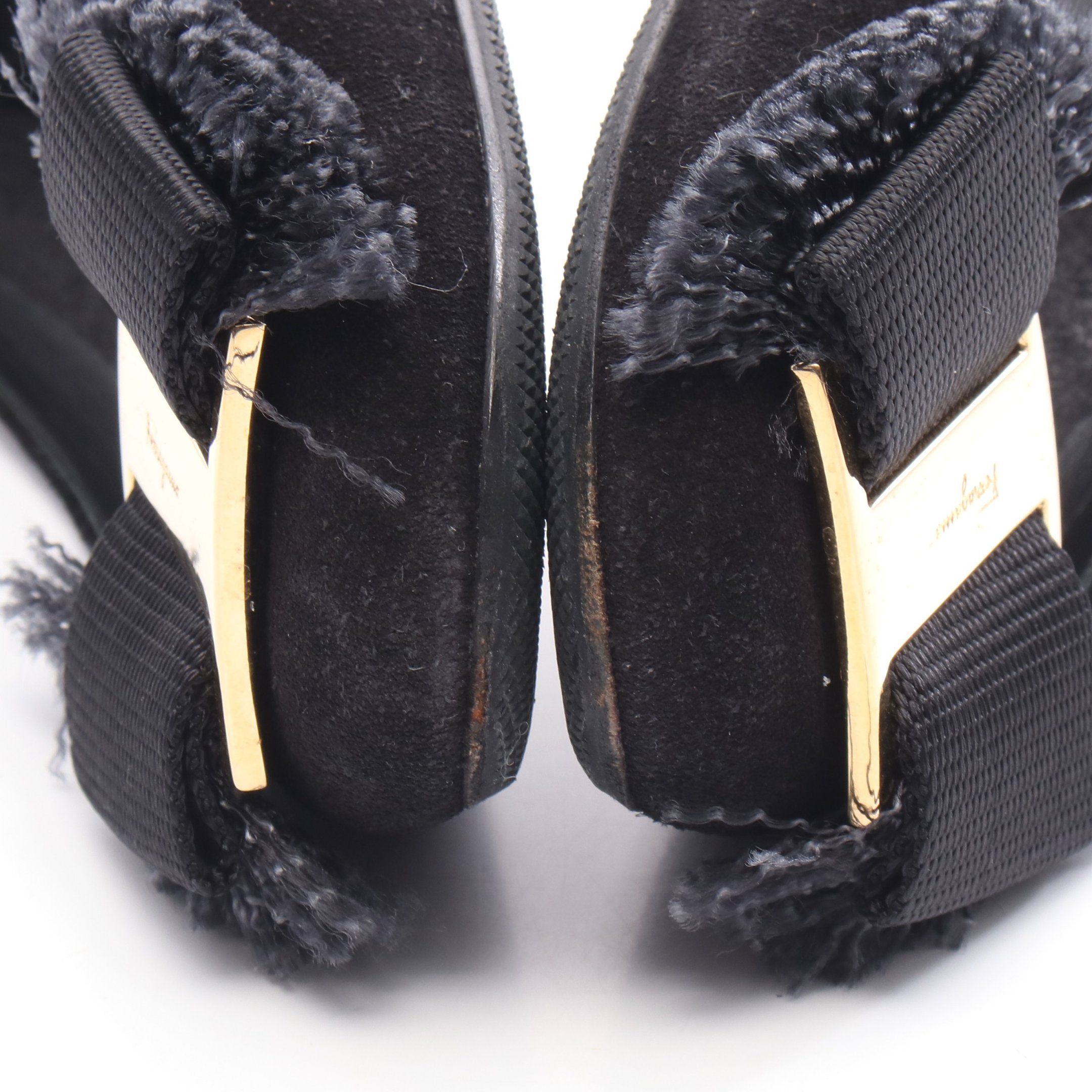 ヴァラリボン パンプス スエード ブラック サルヴァトーレフェラガモ