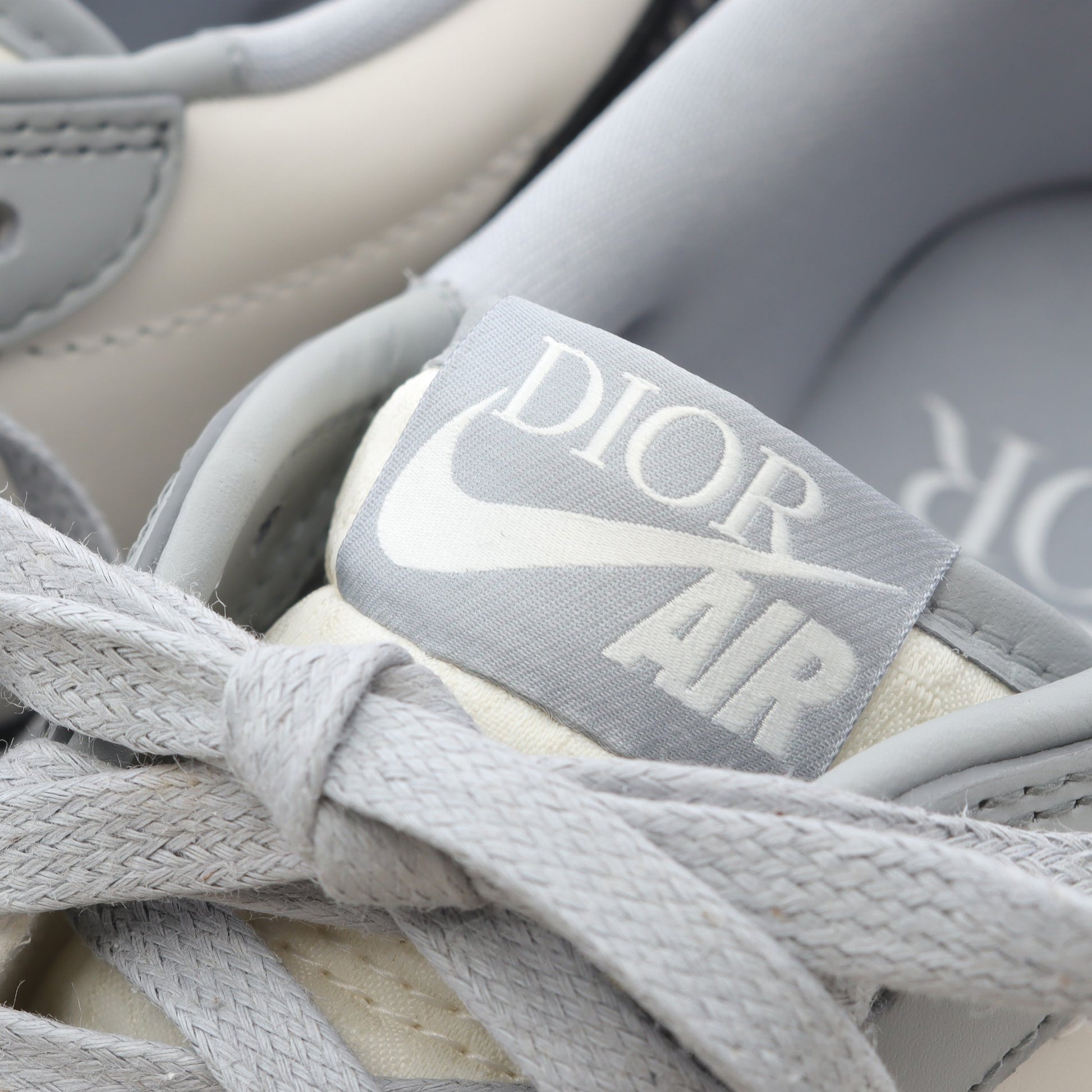 DIOR × Nike Air Jordan 1 Low スニーカー レザー キャンバス ホワイト グレー ディオール シューズ DIOR