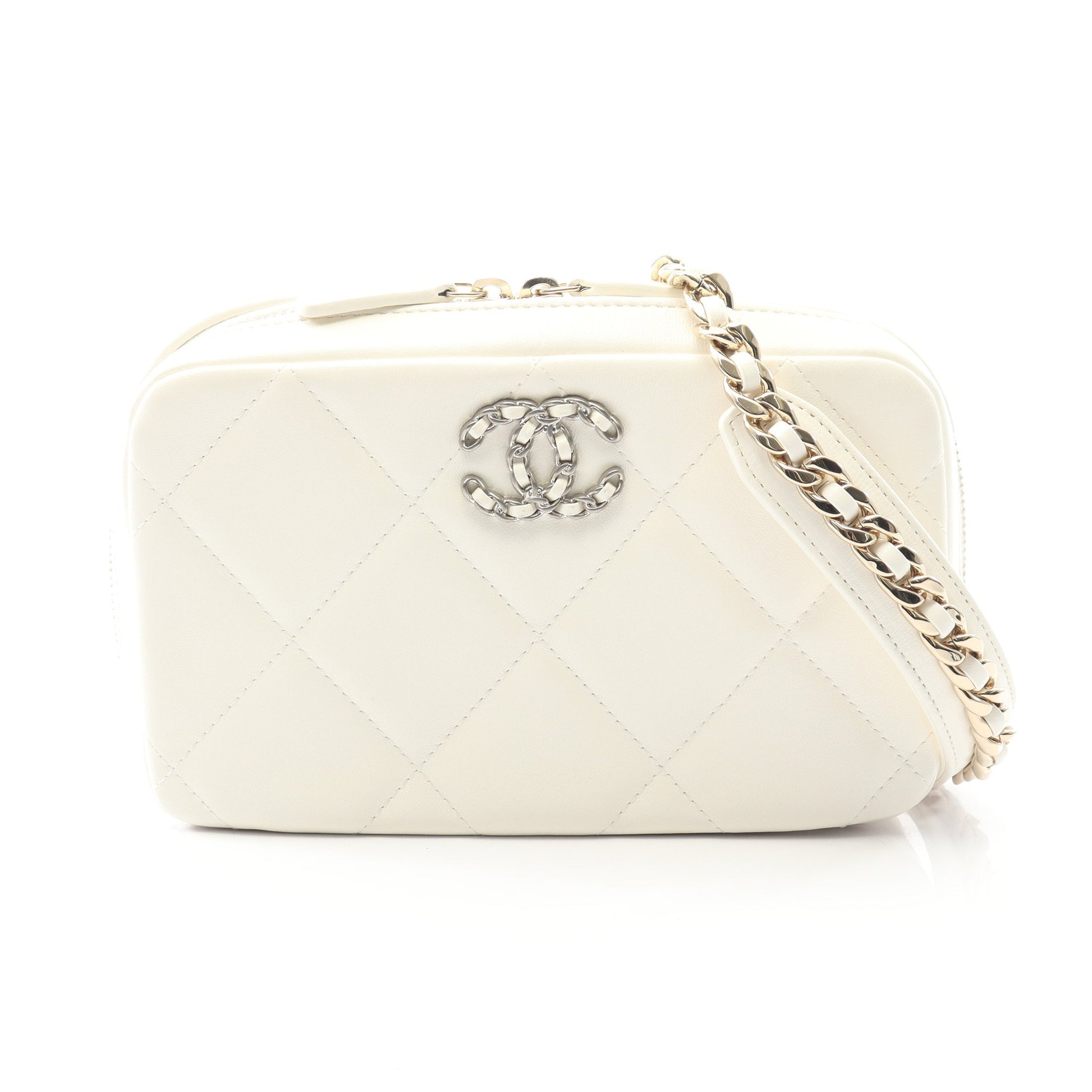 シャネル19 マトラッセ チェーンショルダーバッグ レザー ホワイト コンビ金具 シャネル バッグ CHANEL